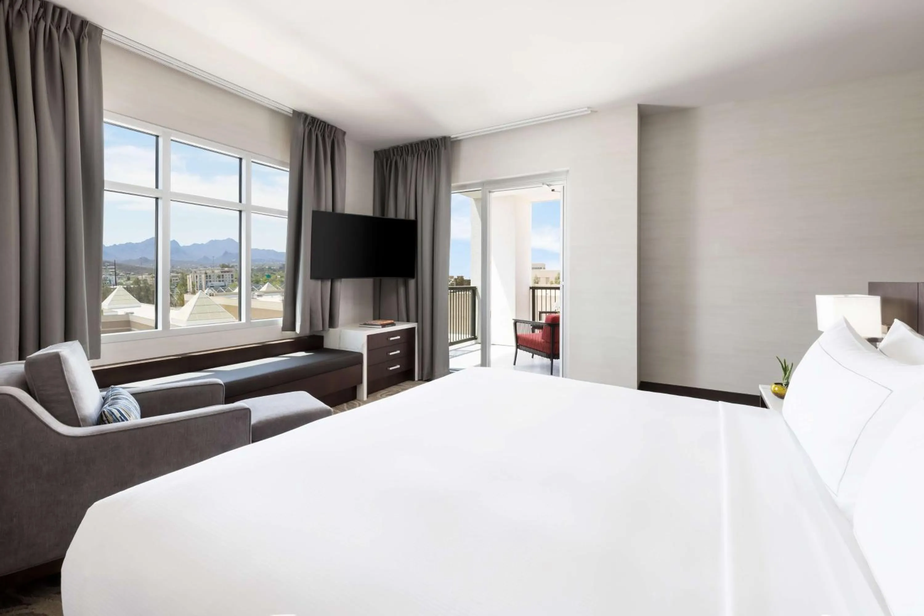 Bedroom, Bed in Doubletree By Hilton Tucson Downtown Convention Center