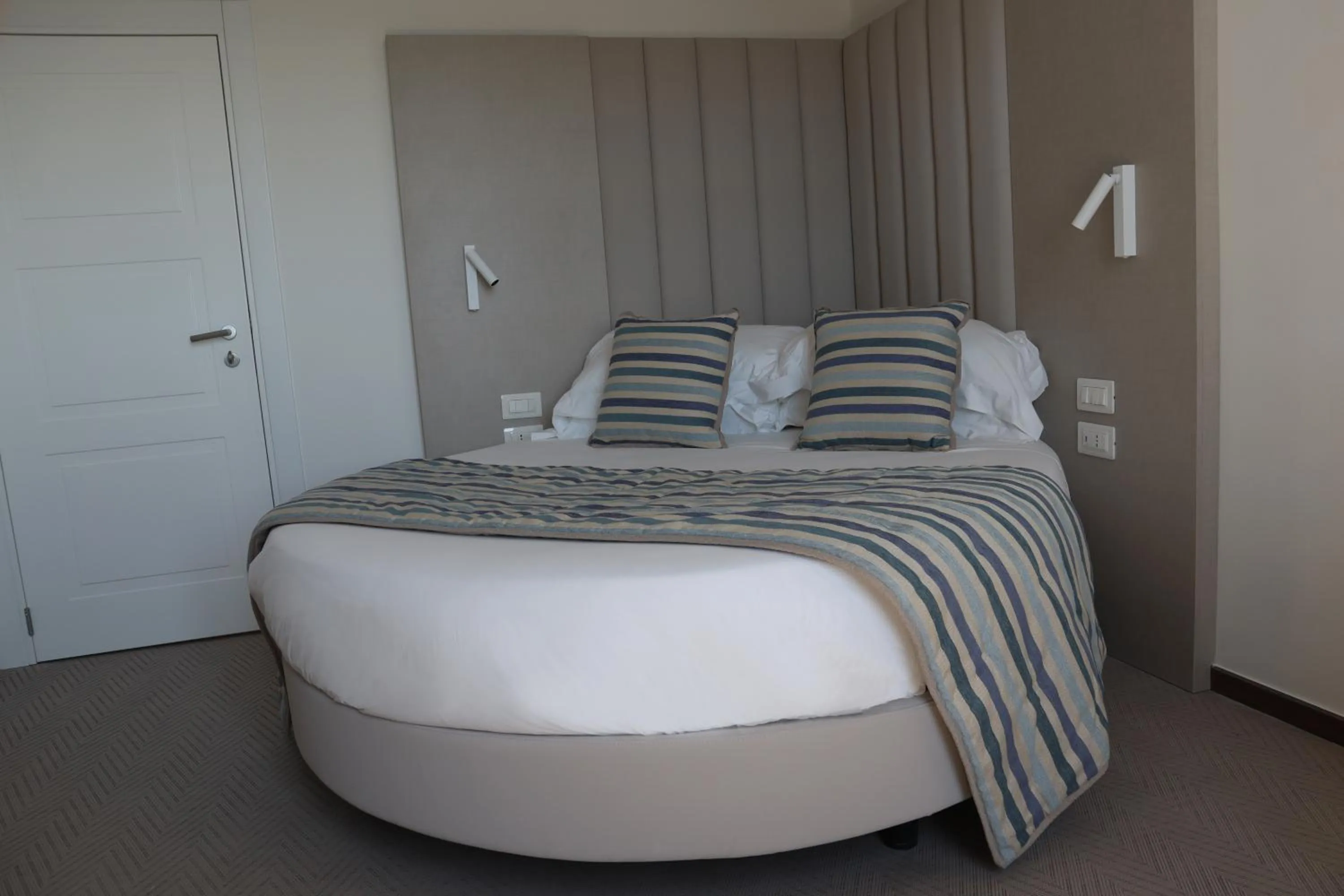 Bed in Sublimis Boutique Hotel Adults-Only