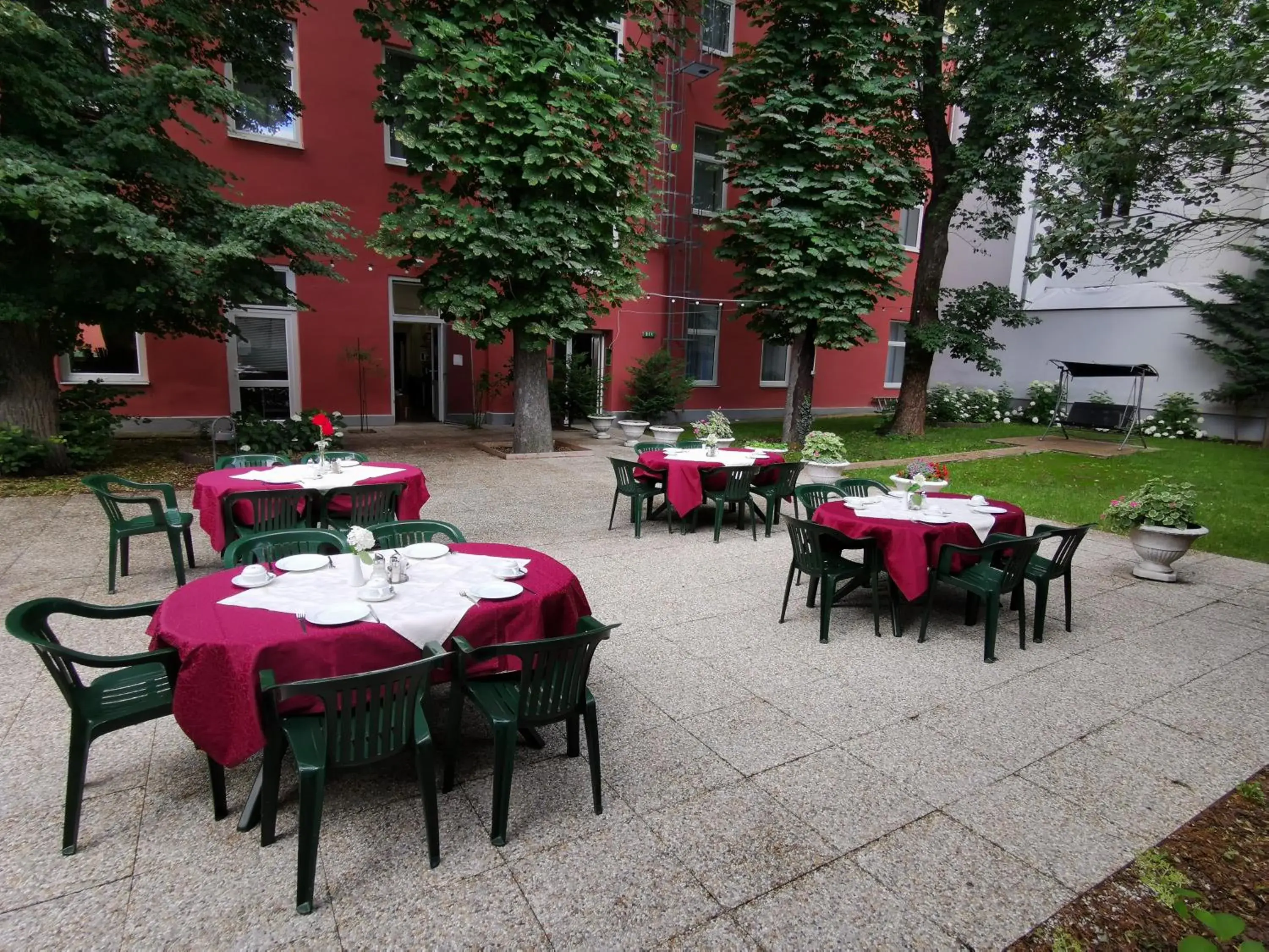 Buffet breakfast in Garten- und Kunsthotel Gabriel City Buffet breakfast in Garten- und Kunsthotel Gabriel City