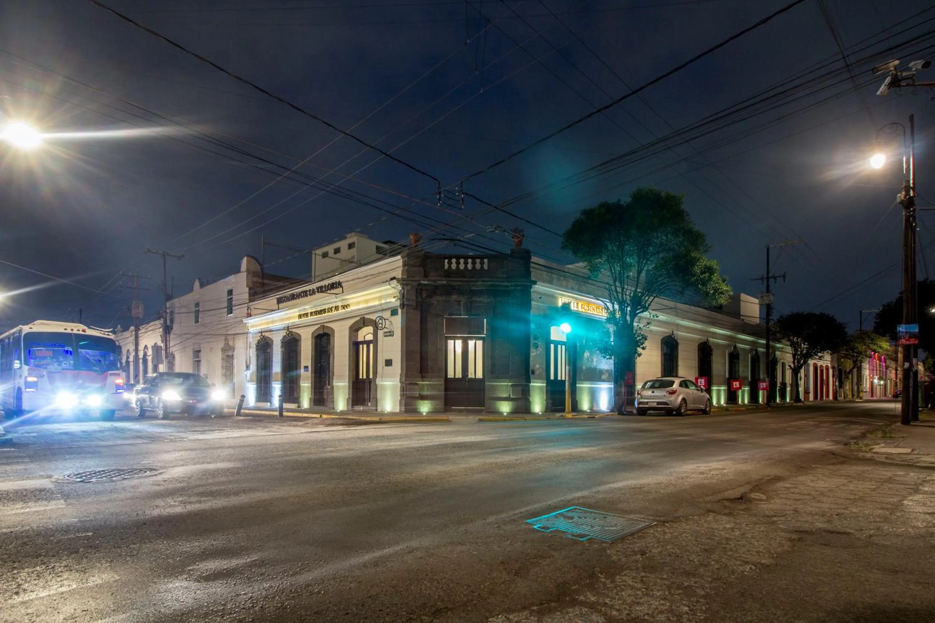 Hotel Business Real 500