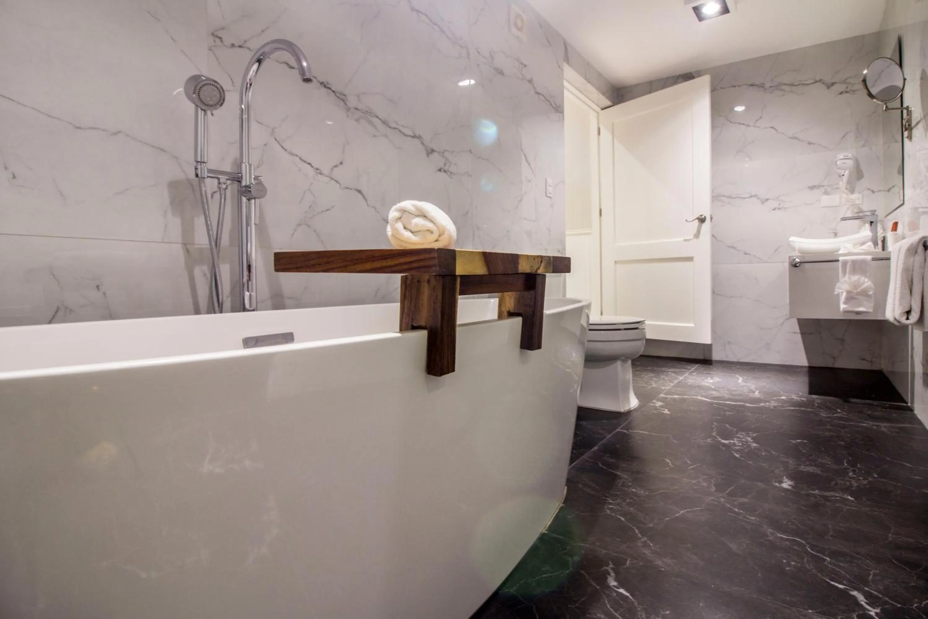 Hotel Business Real 500