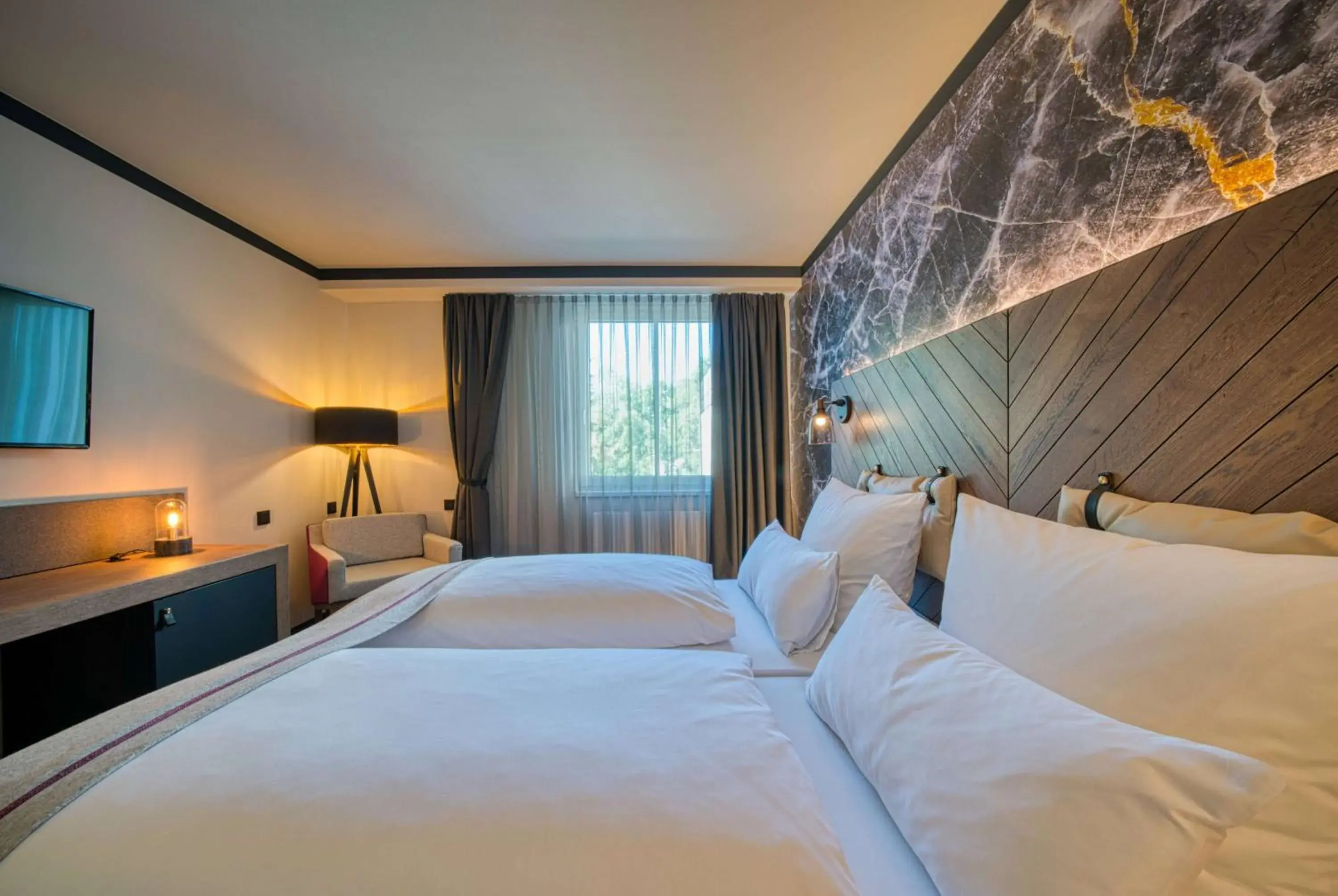 Photo of the whole room, Bed in FourSide Hotel Salzburg Messe, Trademark Collection by Wyndham Photo of the whole room, Bed in FourSide Hotel Salzburg Messe, Trademark Collection by Wyndham