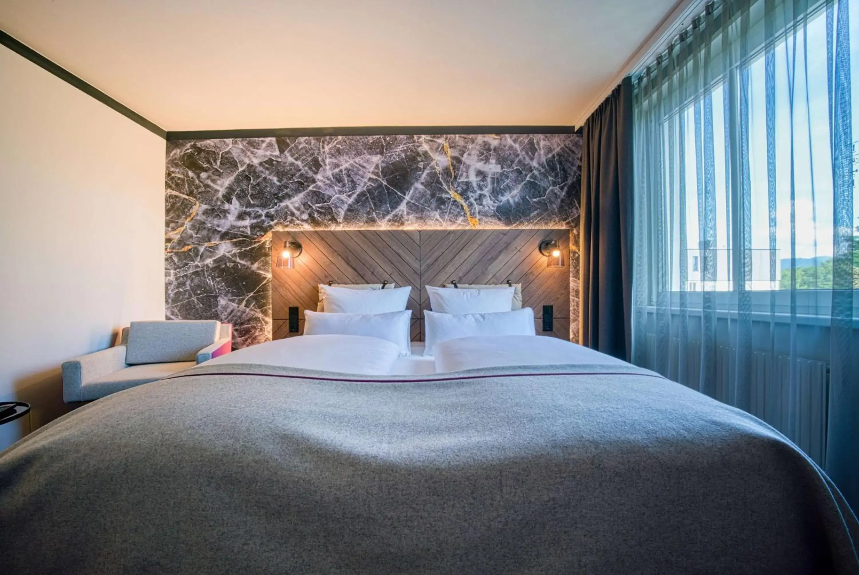 Photo of the whole room, Bed in FourSide Hotel Salzburg Messe, Trademark Collection by Wyndham Photo of the whole room, Bed in FourSide Hotel Salzburg Messe, Trademark Collection by Wyndham