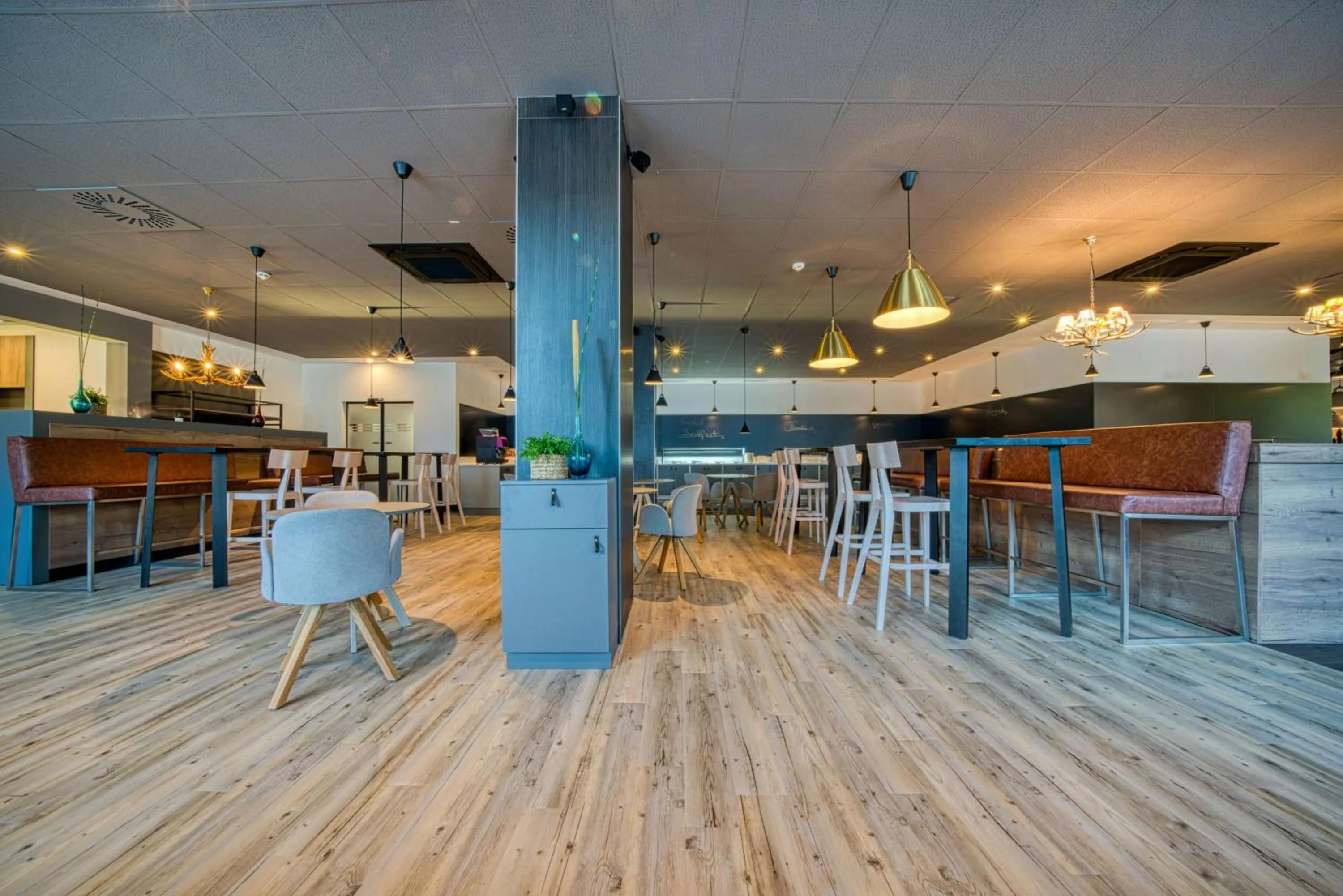 Restaurant/places to eat in FourSide Hotel Salzburg Messe, Trademark Collection by Wyndham