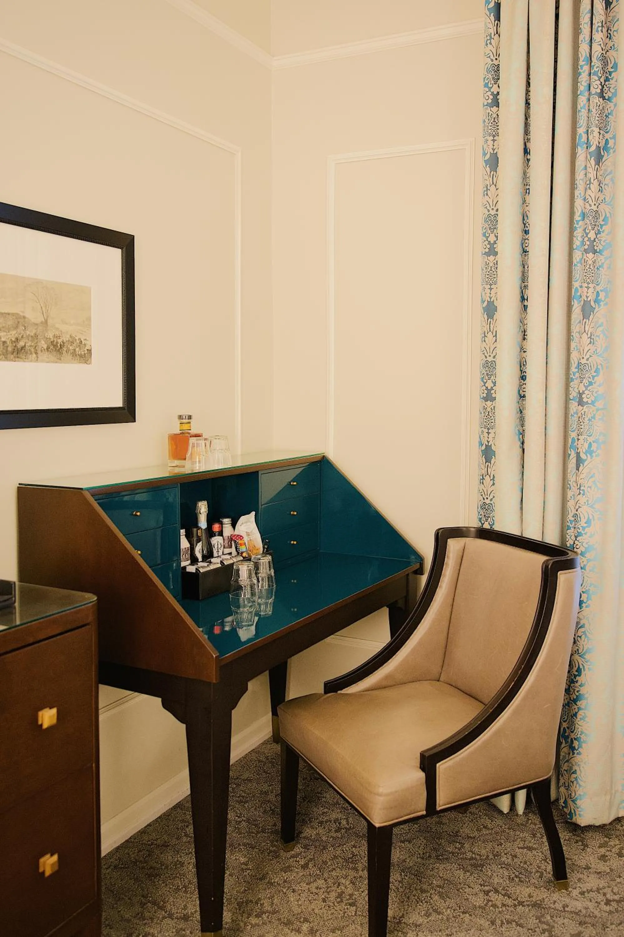 Seating area in The Oxford Hotel