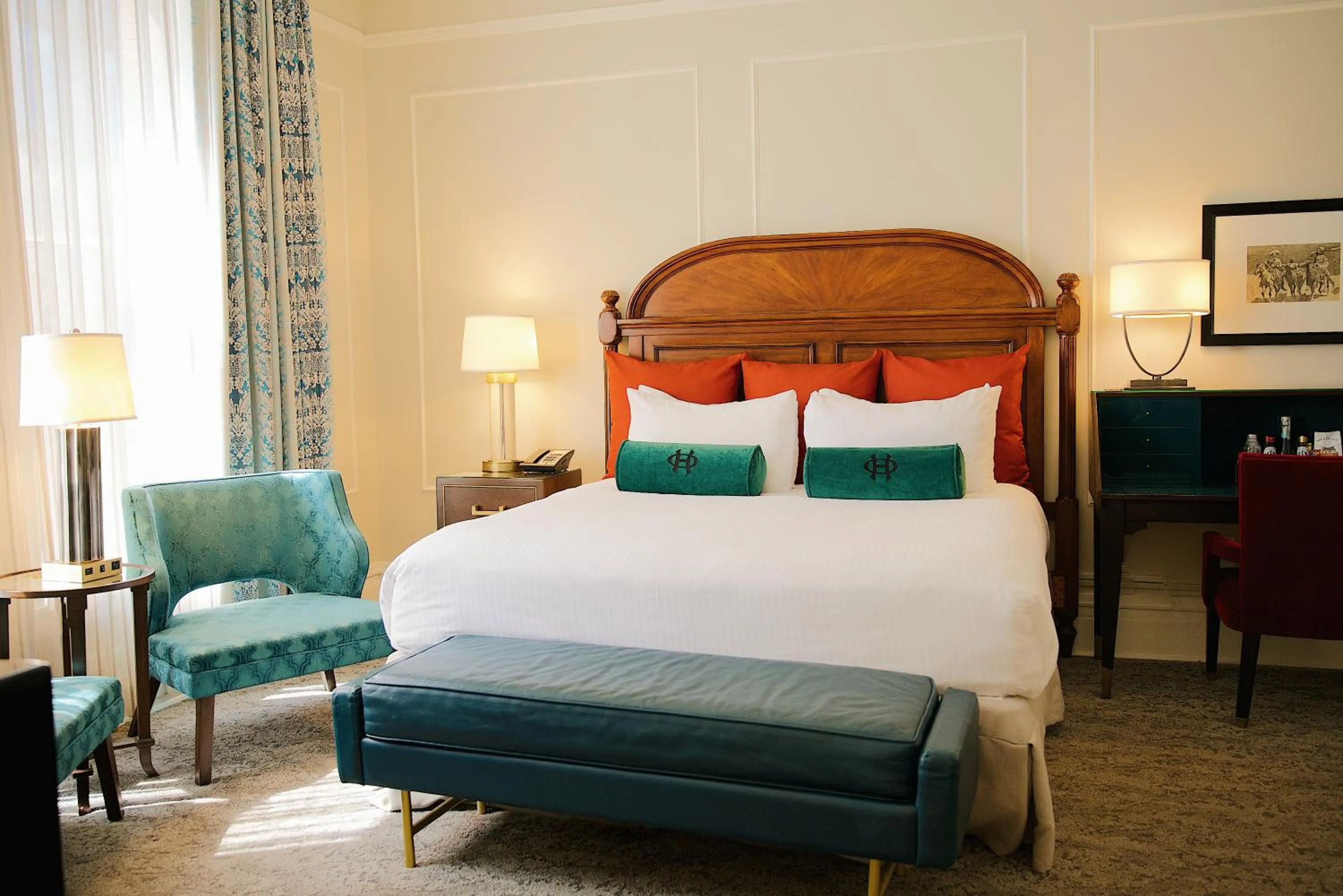 Bed in The Oxford Hotel