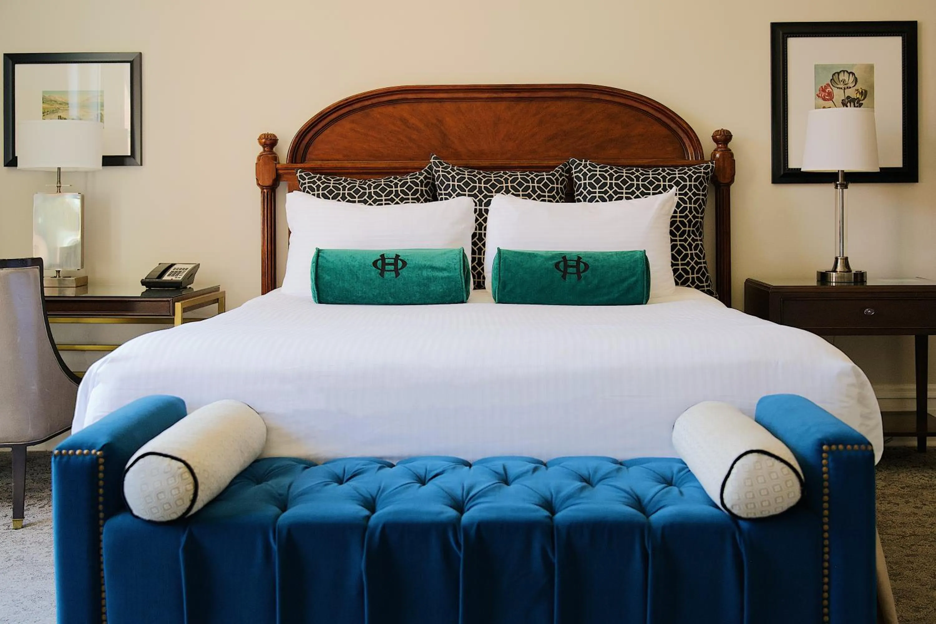 Bed in The Oxford Hotel