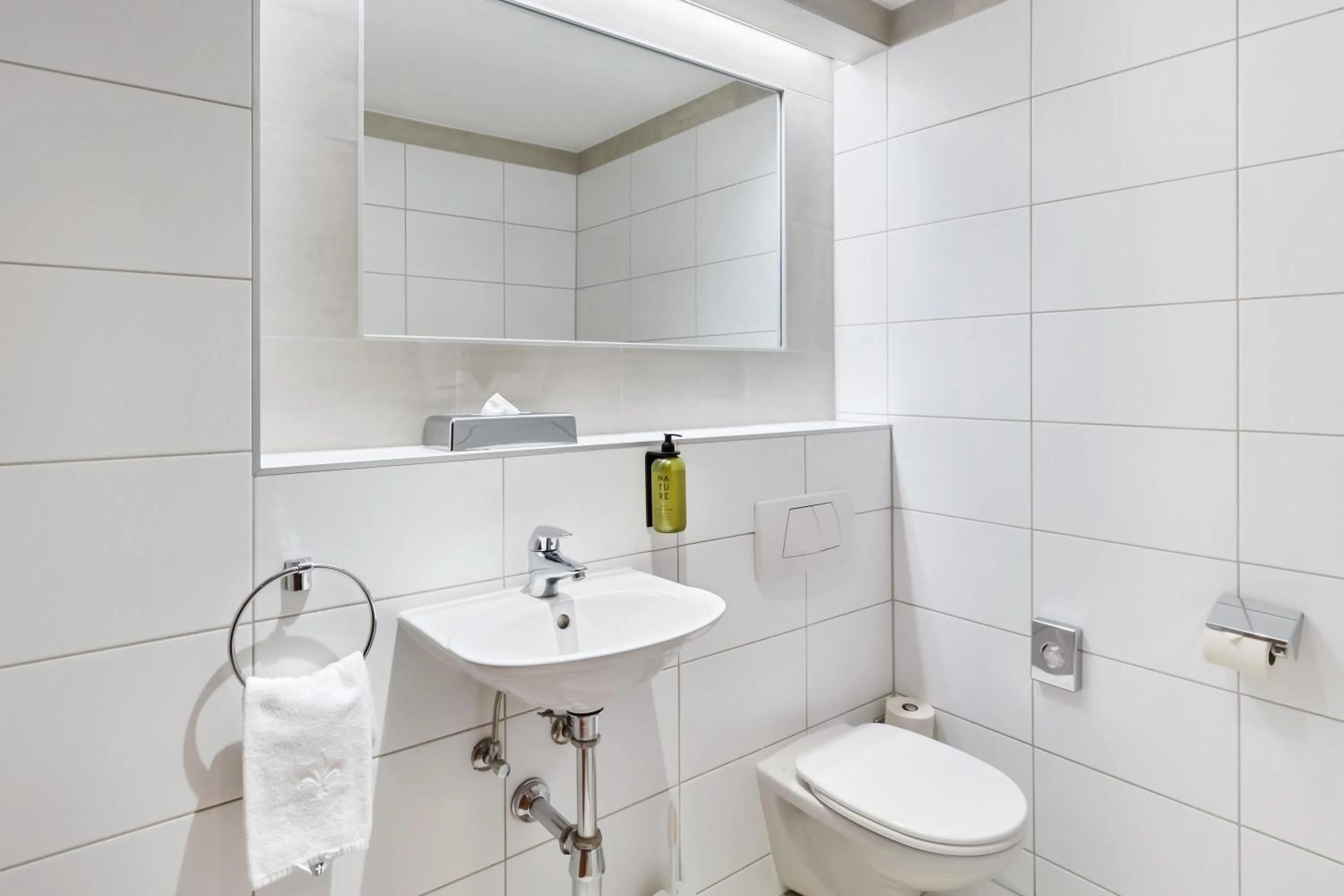 Bathroom in Austria Trend Hotel Europa Graz Hauptbahnhof