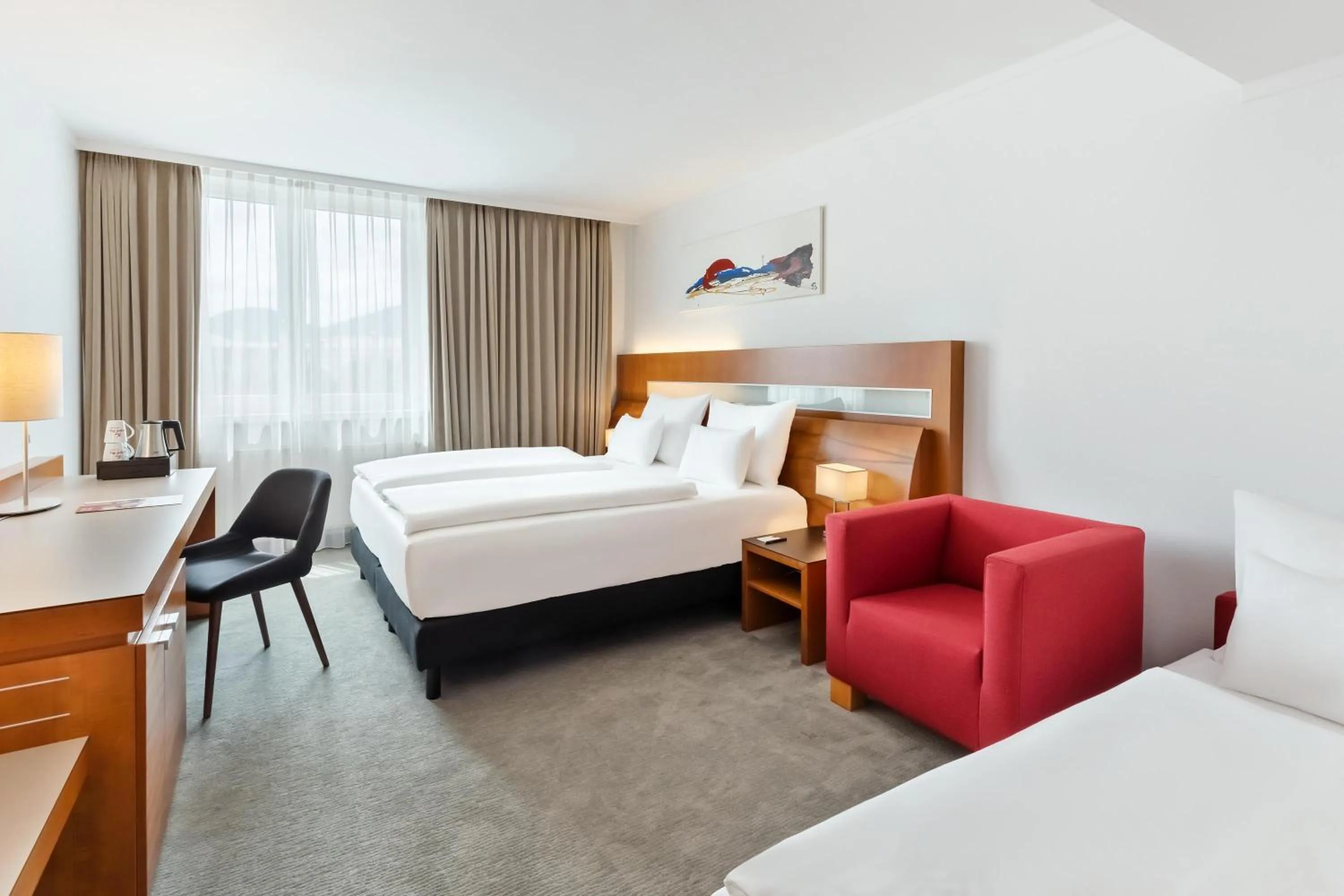 Photo of the whole room, Bed in Austria Trend Hotel Europa Graz Hauptbahnhof