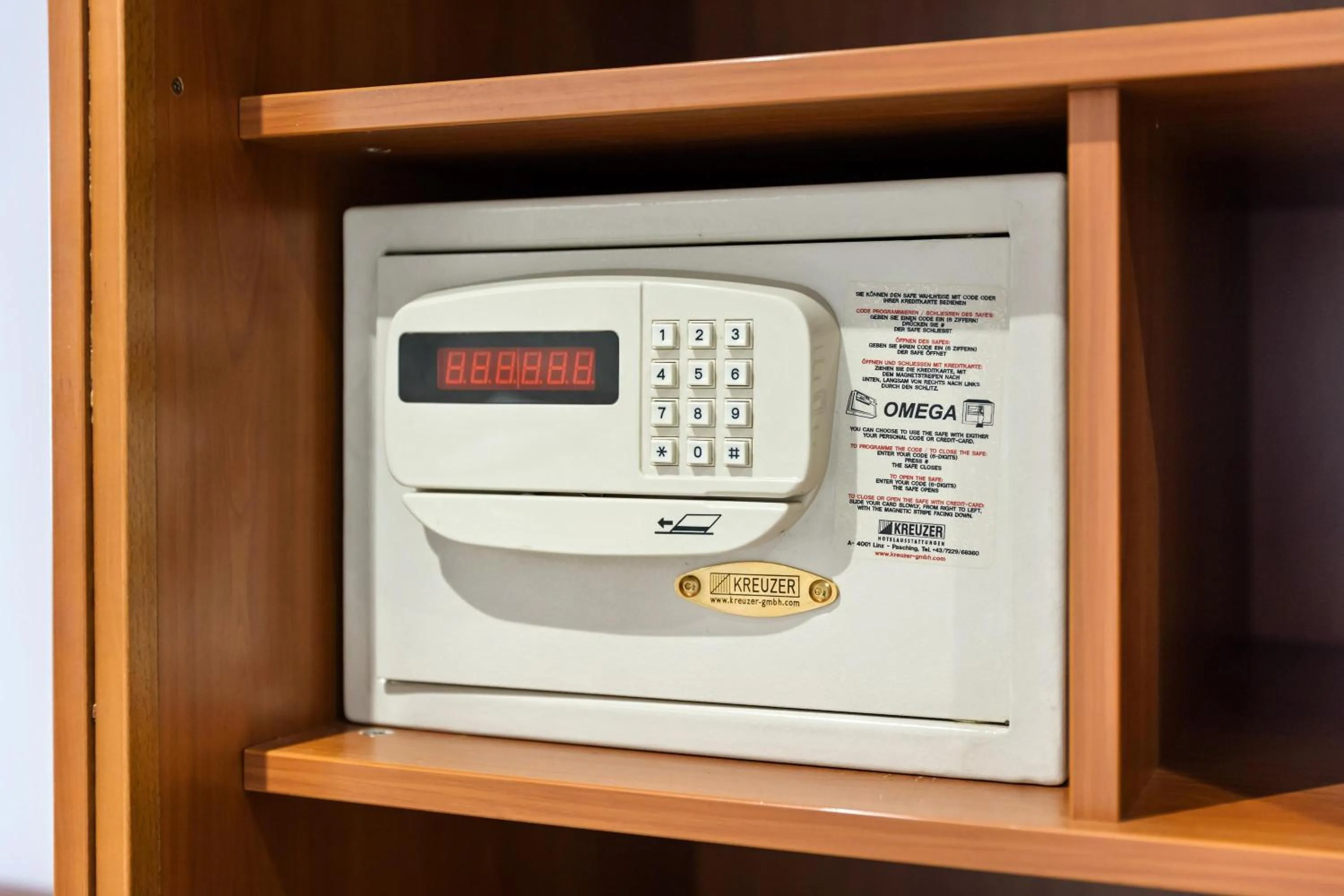 Photo of the whole room in Austria Trend Hotel Europa Graz Hauptbahnhof