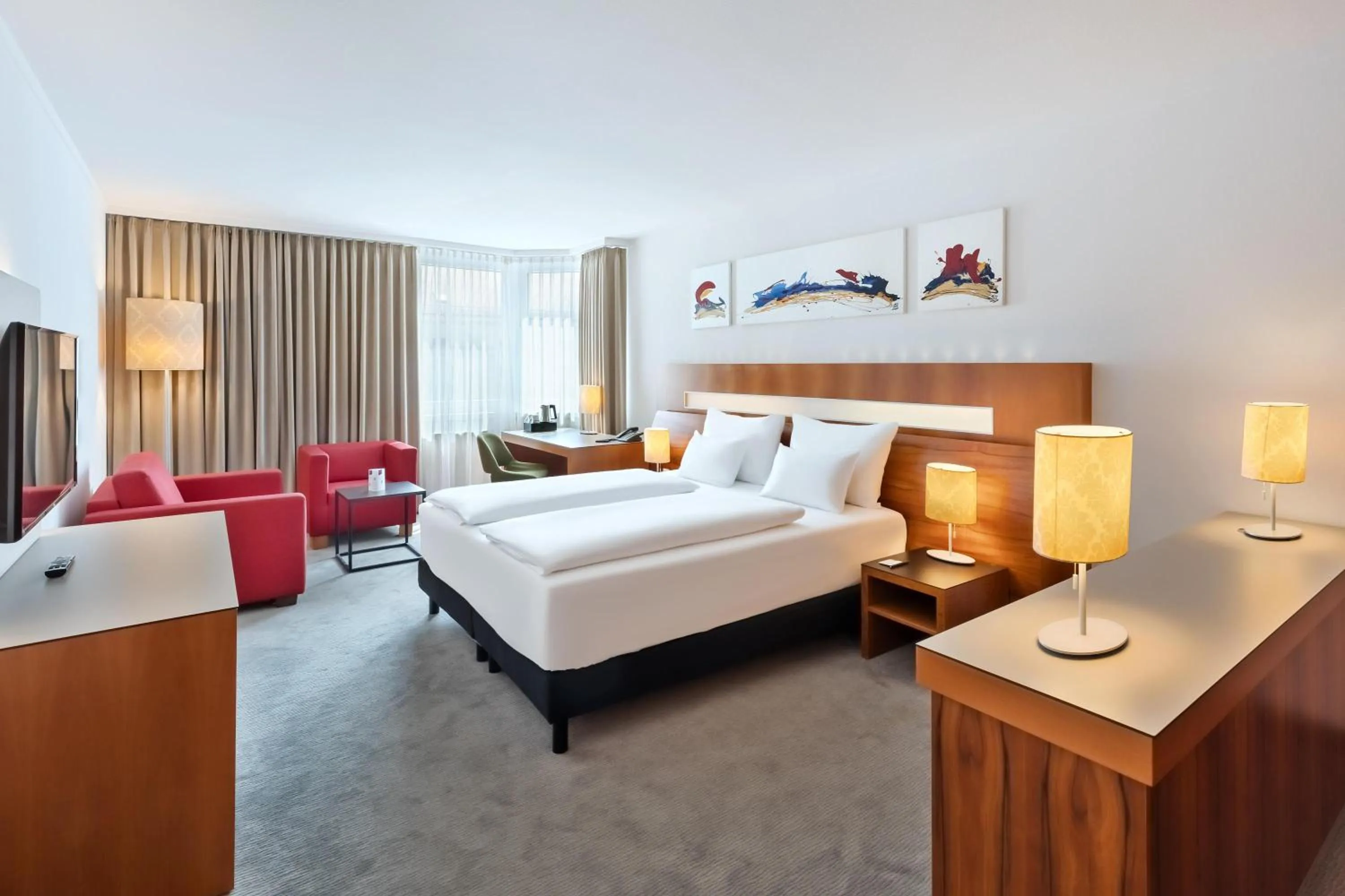 Photo of the whole room, Bed in Austria Trend Hotel Europa Graz Hauptbahnhof