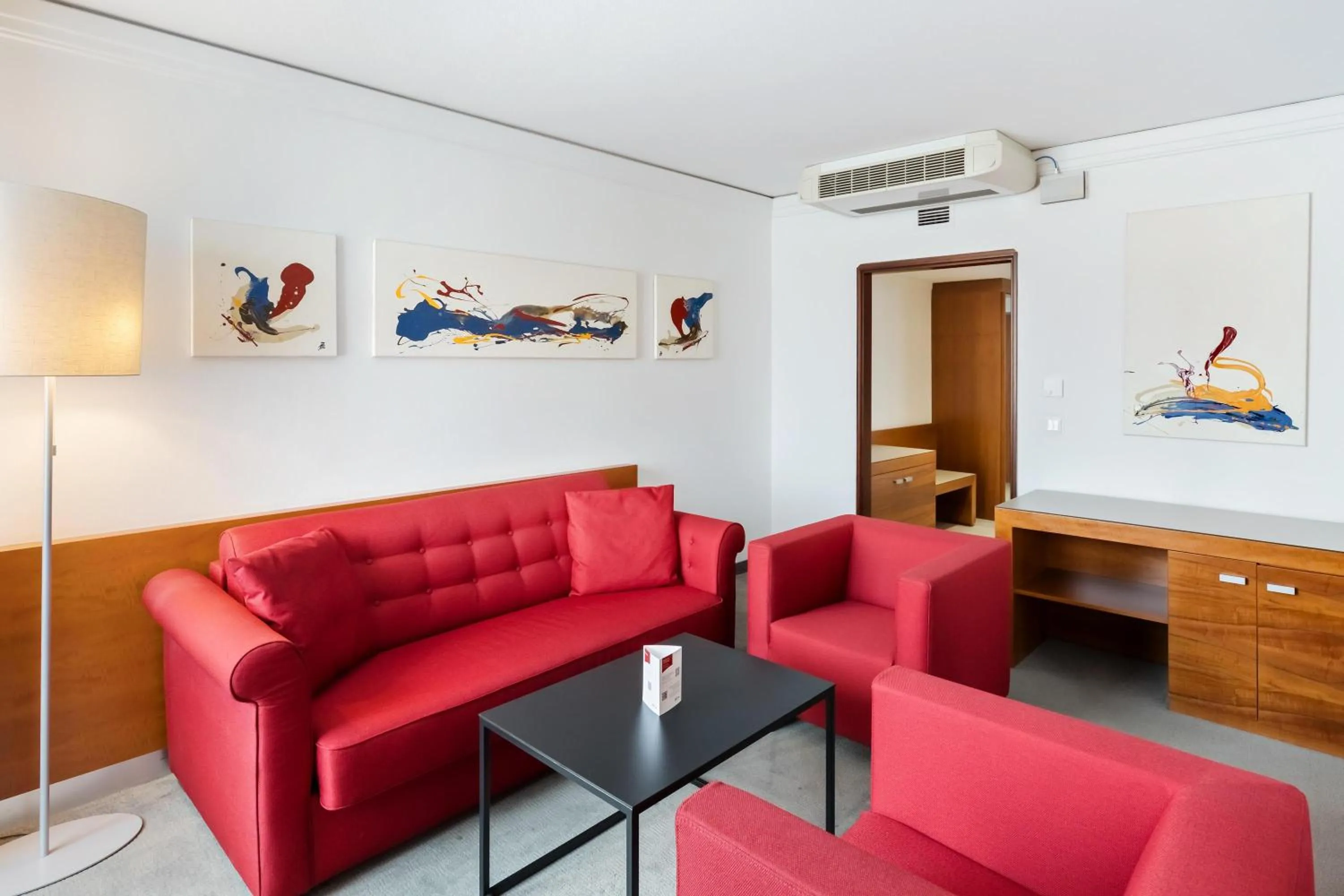 Lobby or reception in Austria Trend Hotel Europa Graz Hauptbahnhof