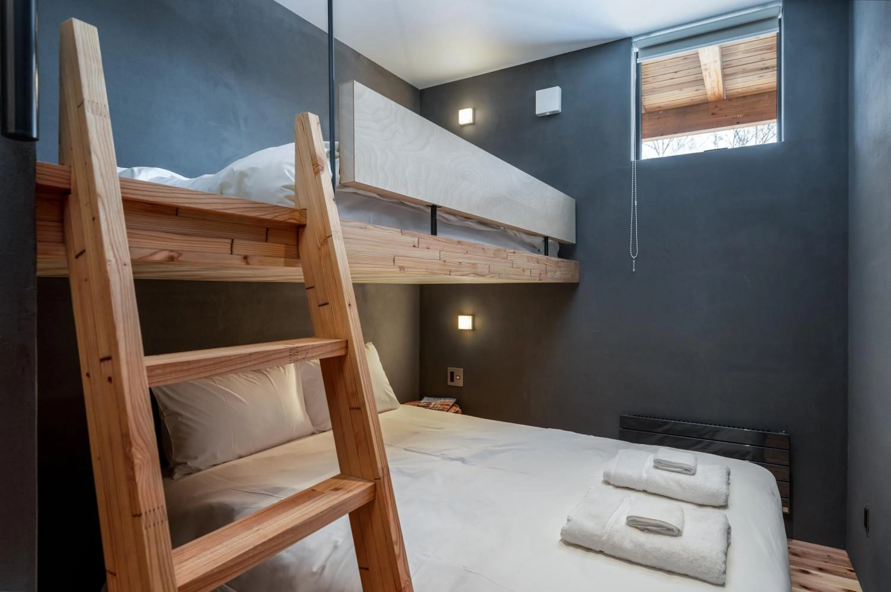 Bedroom, Bed in Foxwood B by H2 Life