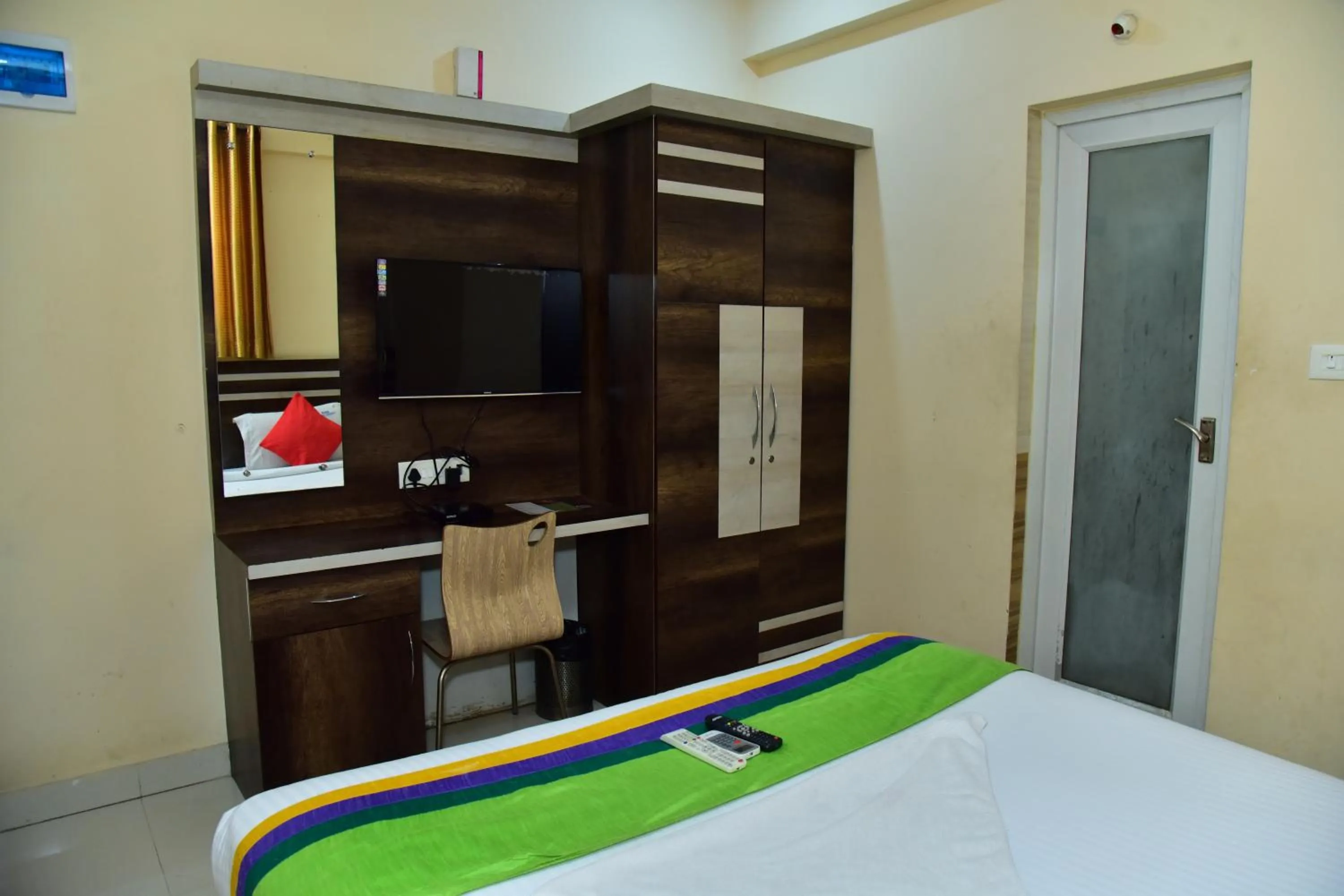 Bedroom, Bed in hotel fortune suites