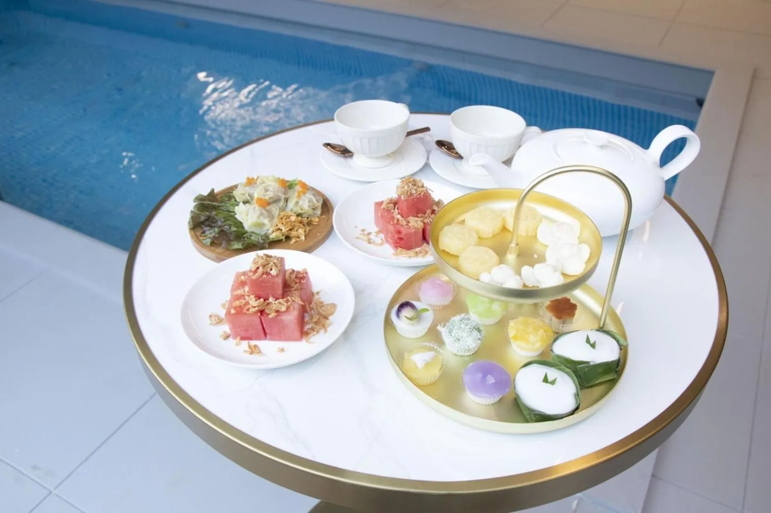 Food in NIMANO SUITES