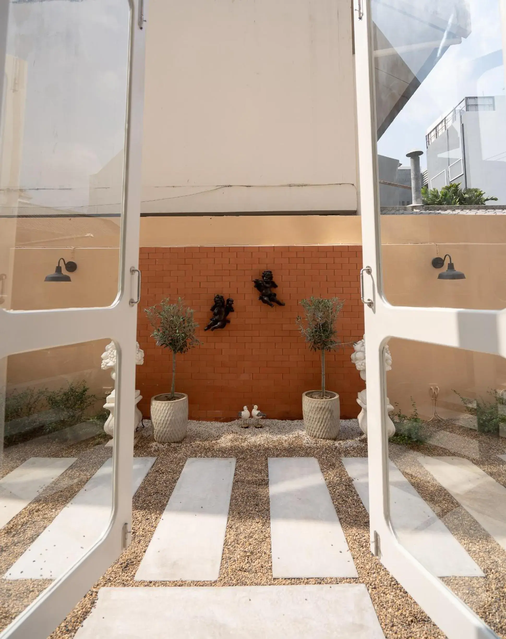 Property building in NIMANO SUITES Property building in NIMANO SUITES