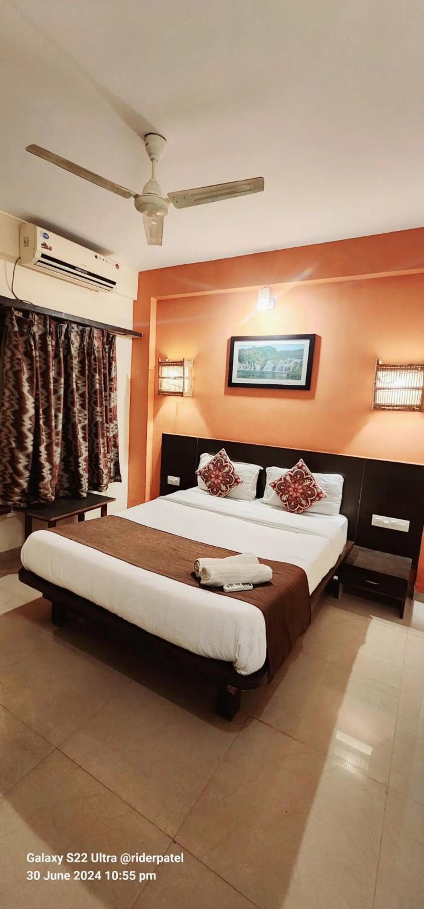 Bed in Hotel Rajeshwar