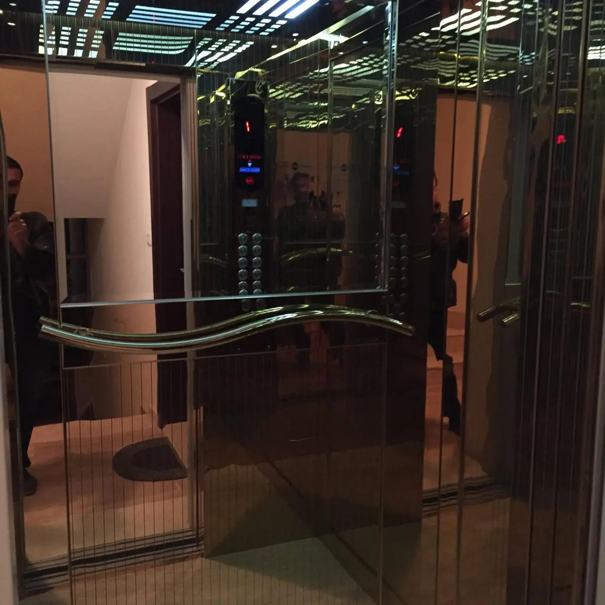 The Royal Luxury King Terrace 1 The Royal Luxury King Terrace 1