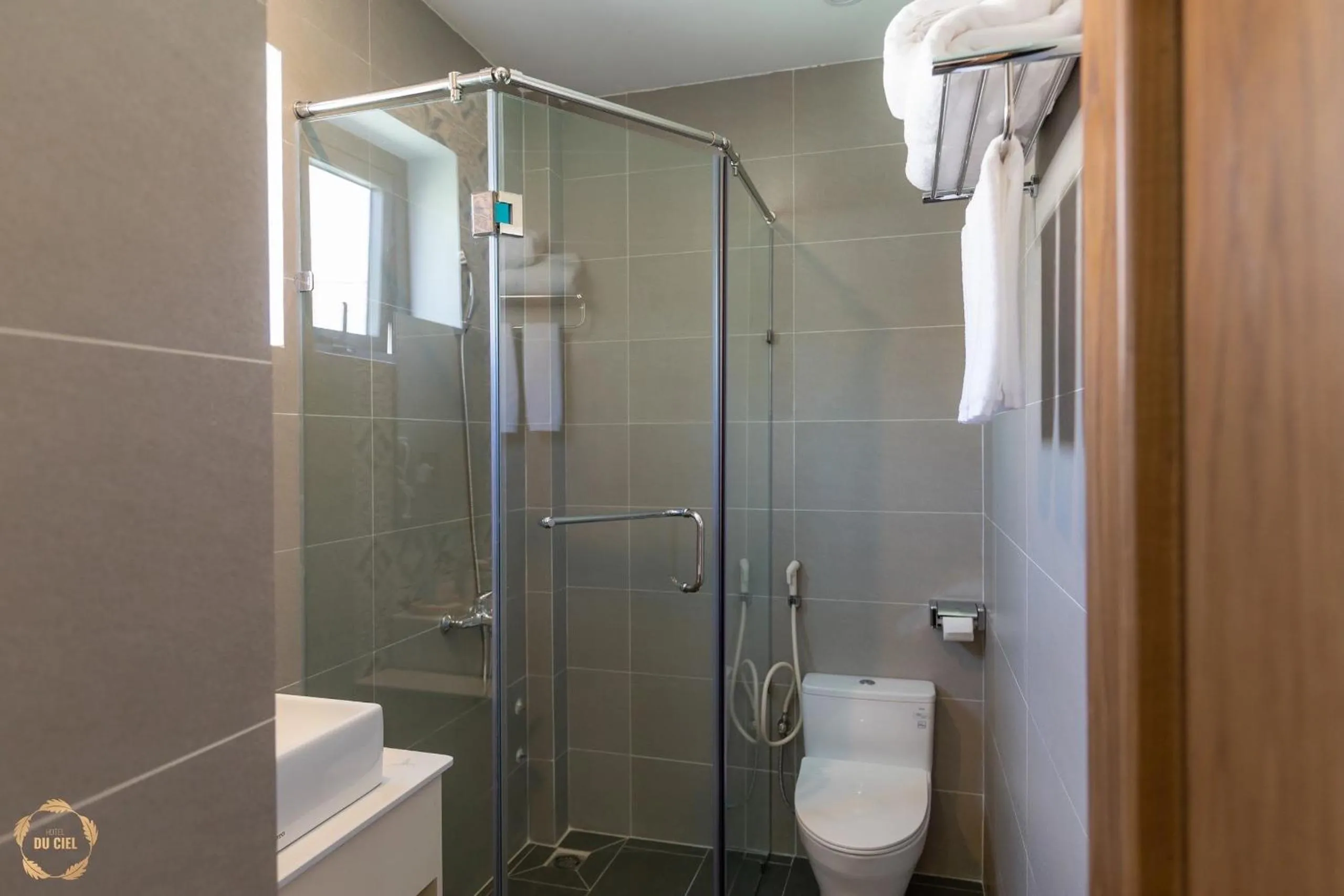 Shower in Hotel Du Ciel