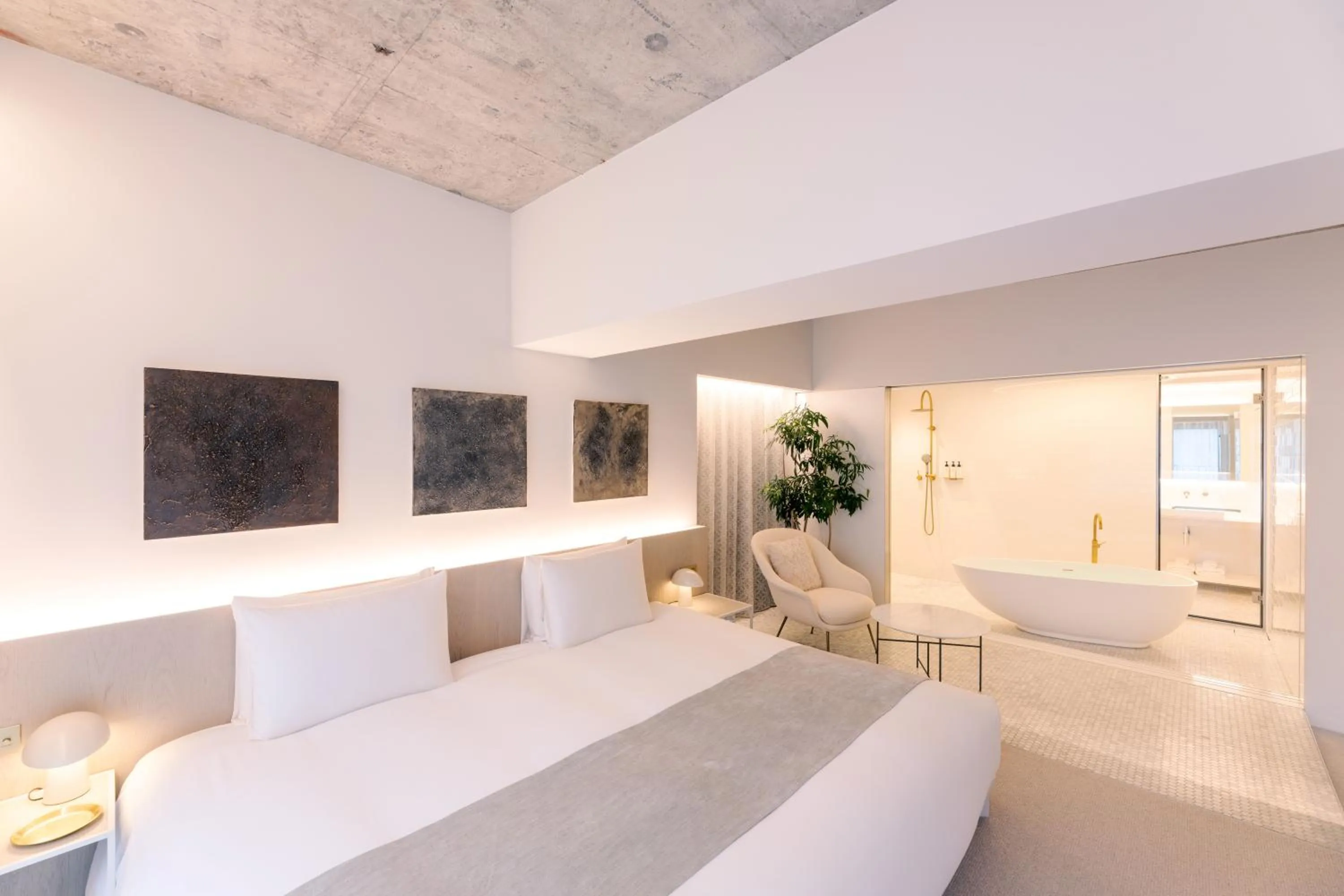 Photo of the whole room, Bed in SHIROIYA HOTEL