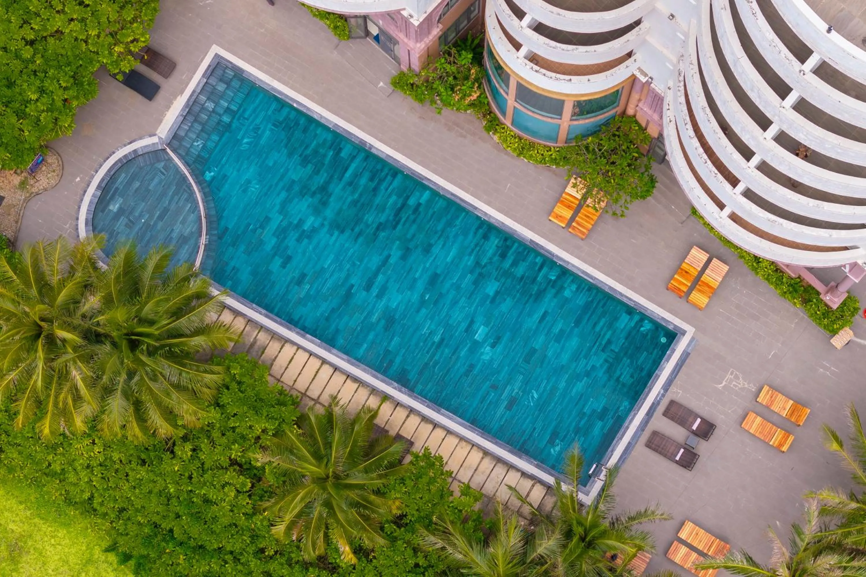 Swimming pool in Maris Beach Hotel Phu Quoc