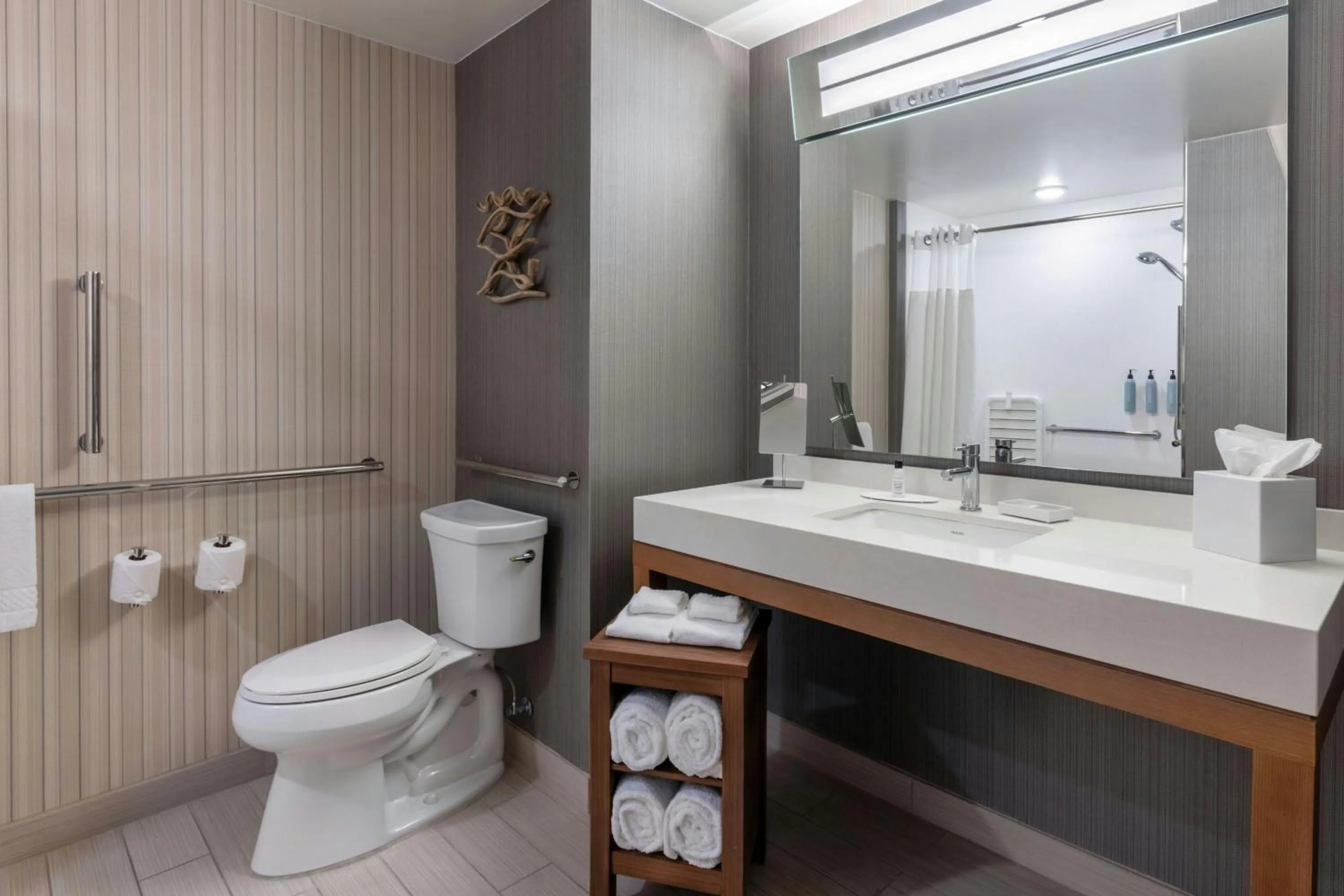 Bathroom in Courtyard Amelia Island