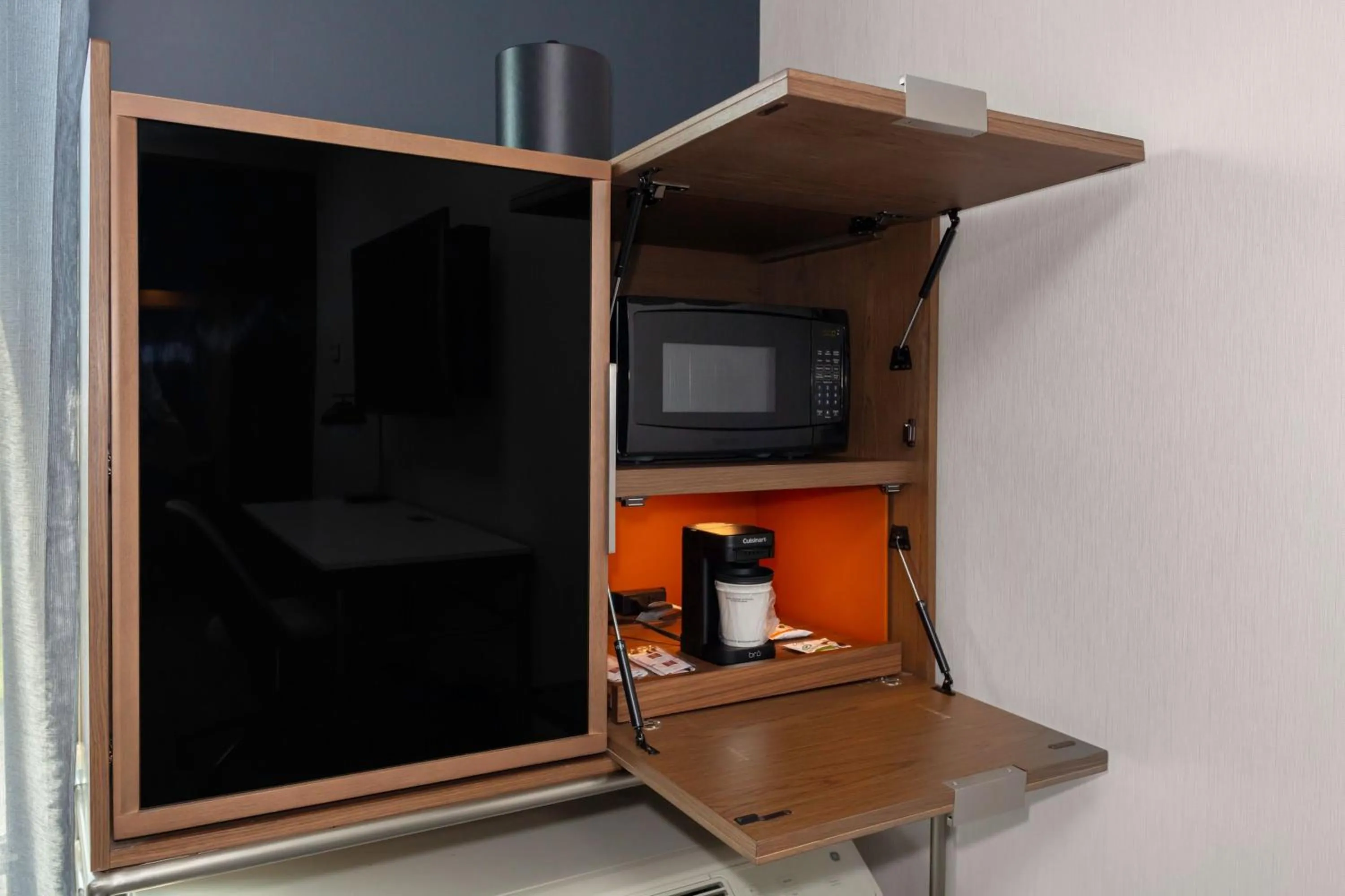 Photo of the whole room in Courtyard by Marriott Memphis East Galleria