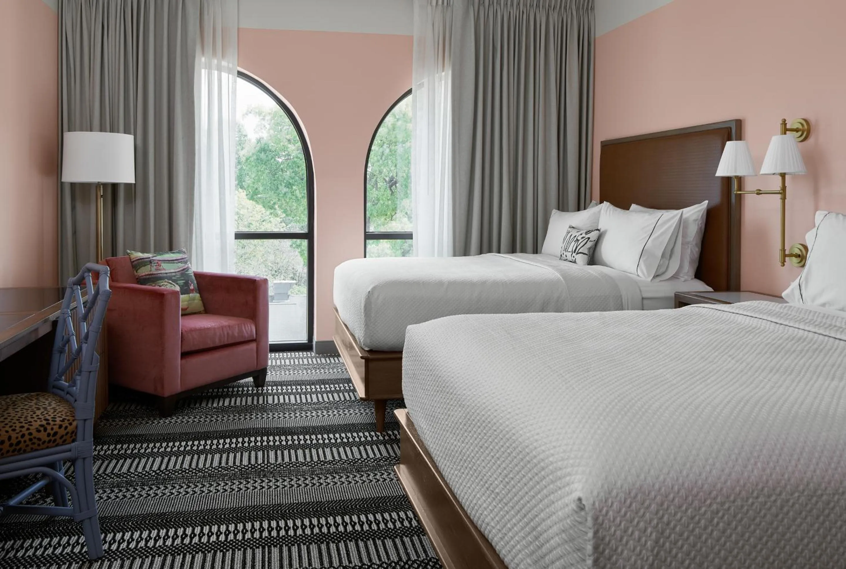 Bed in The Memphian, a Tribute Portfolio Hotel