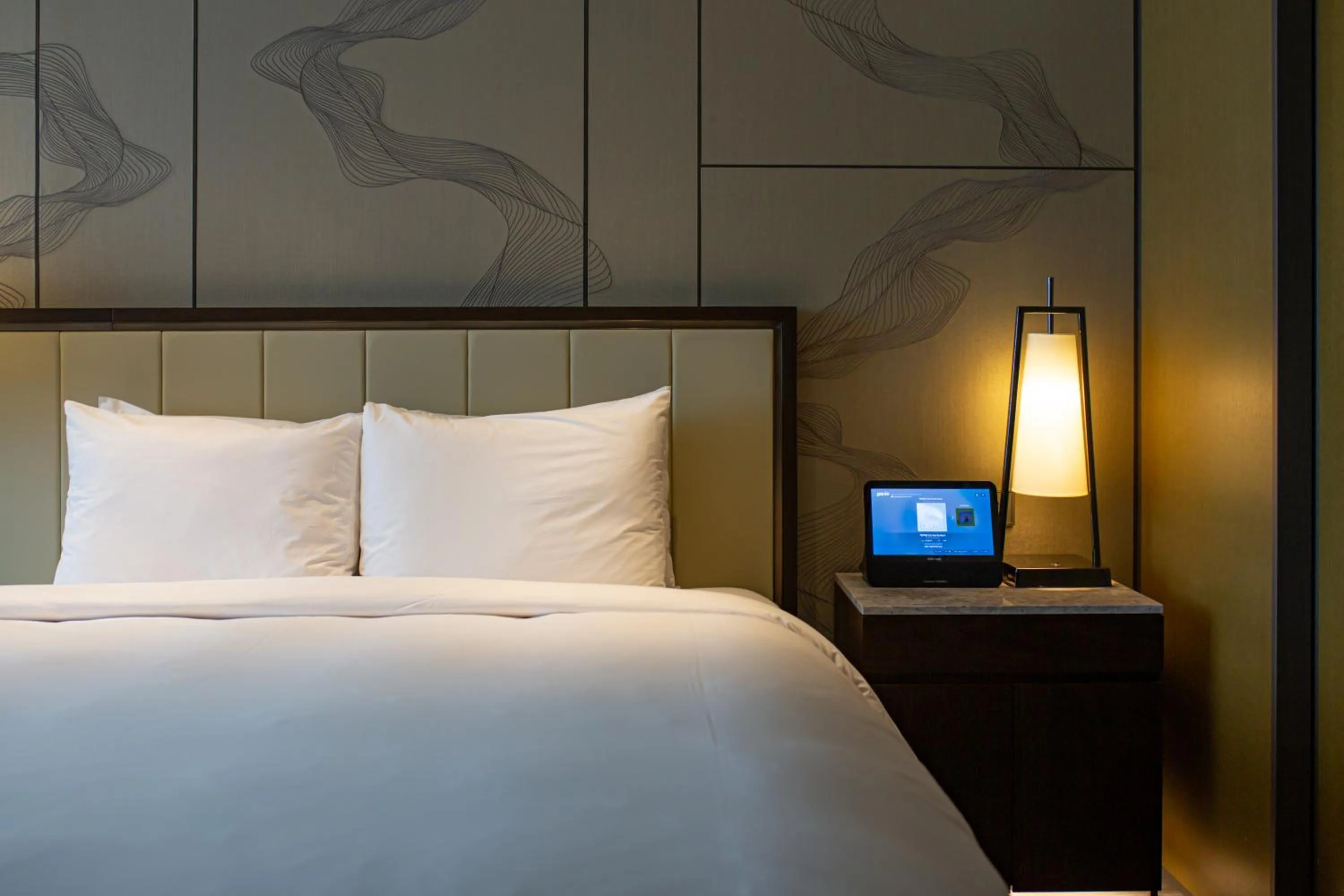 Bathroom, Bed in Daegu Marriott Hotel