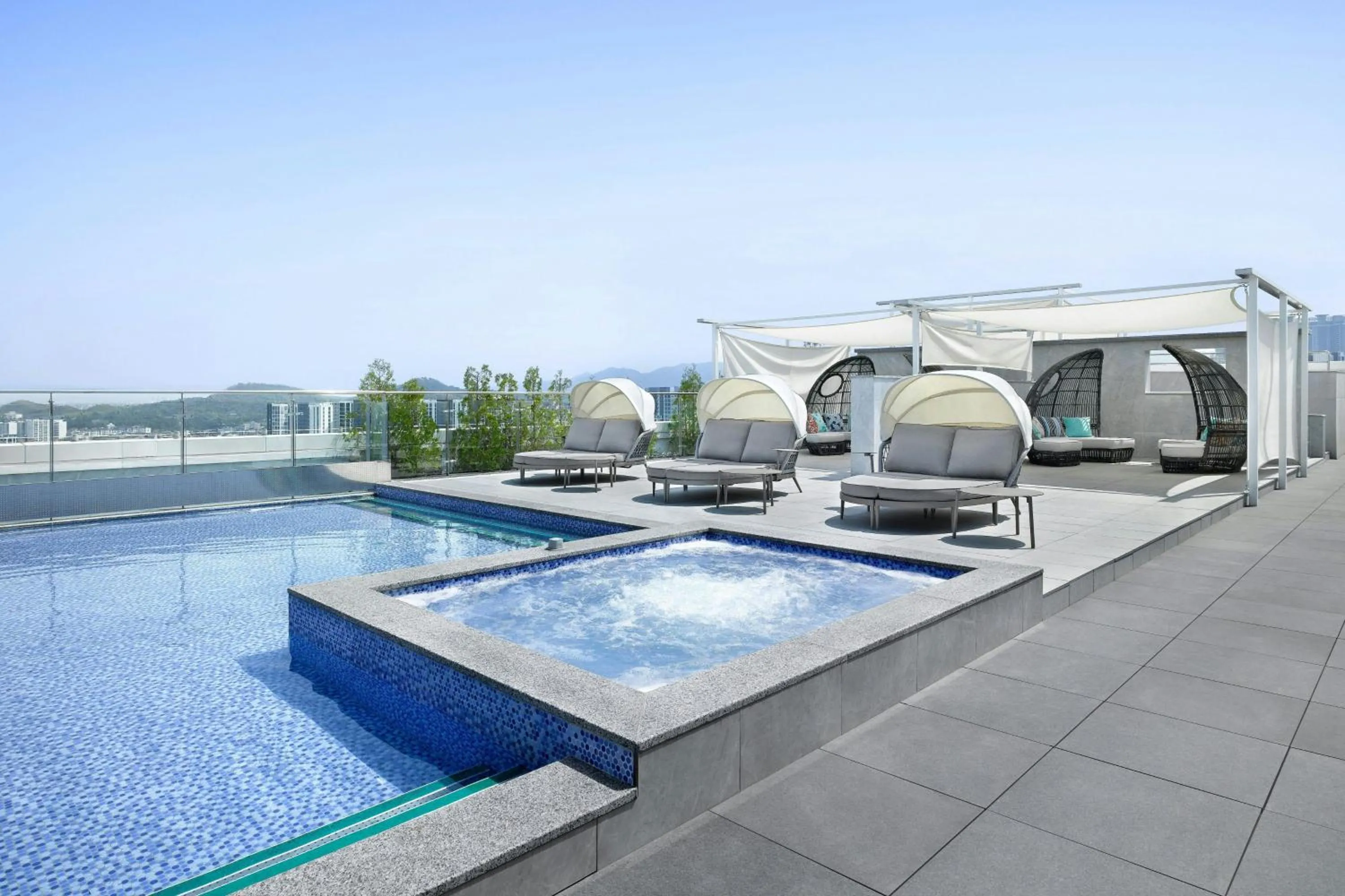 Swimming pool in Daegu Marriott Hotel