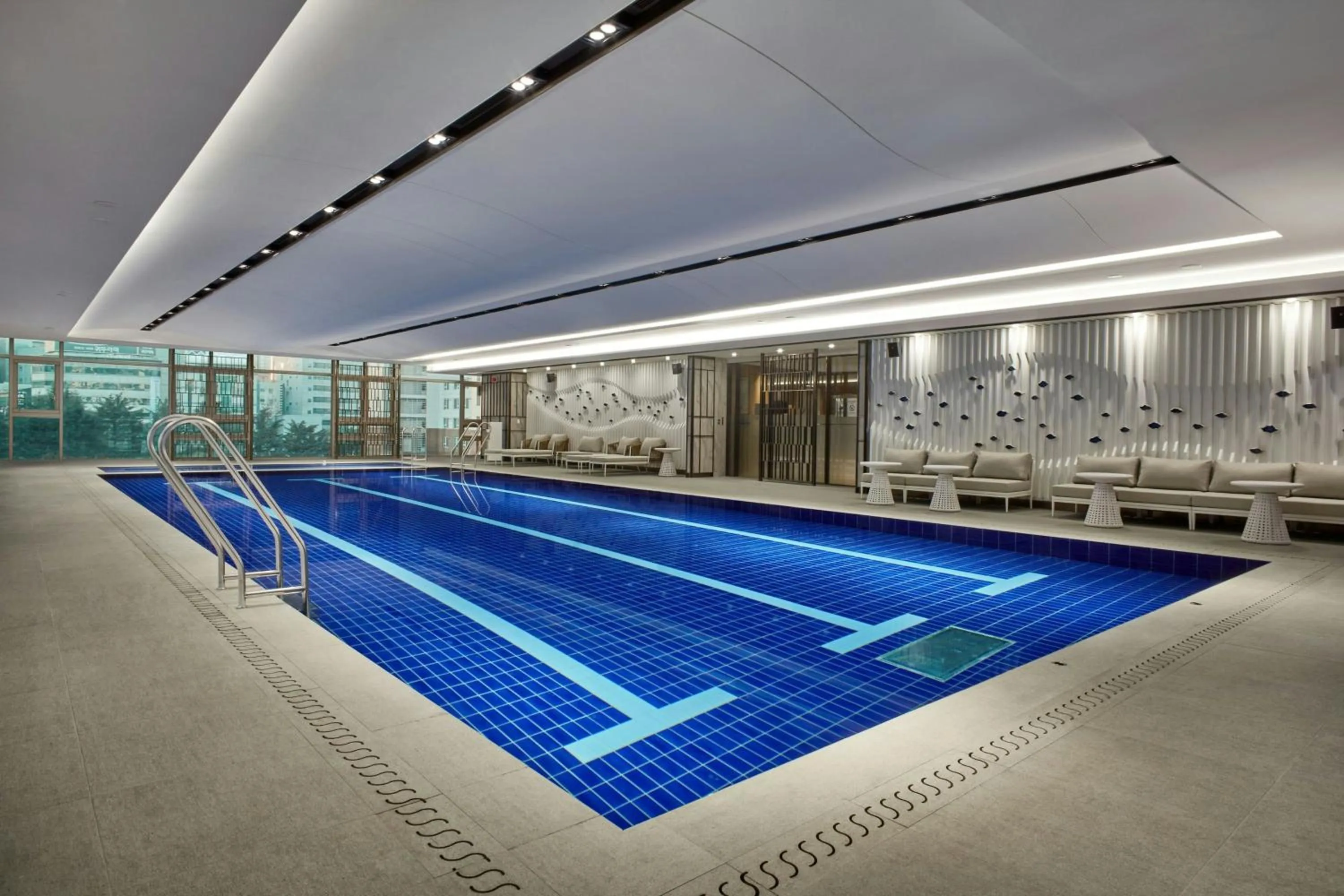 Swimming pool in Daegu Marriott Hotel