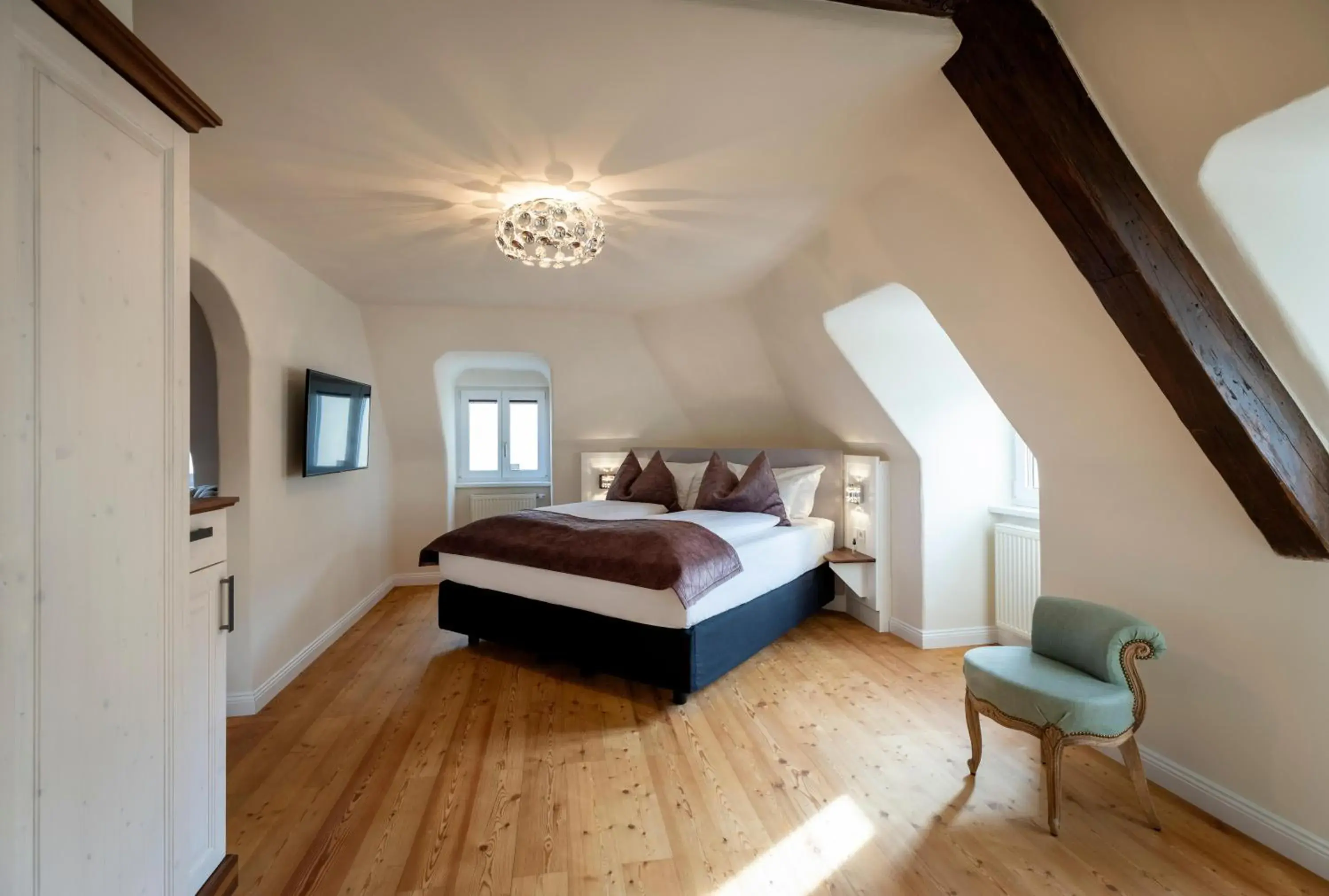 TV and multimedia, Bed in ARCOTEL Castellani Salzburg TV and multimedia, Bed in ARCOTEL Castellani Salzburg