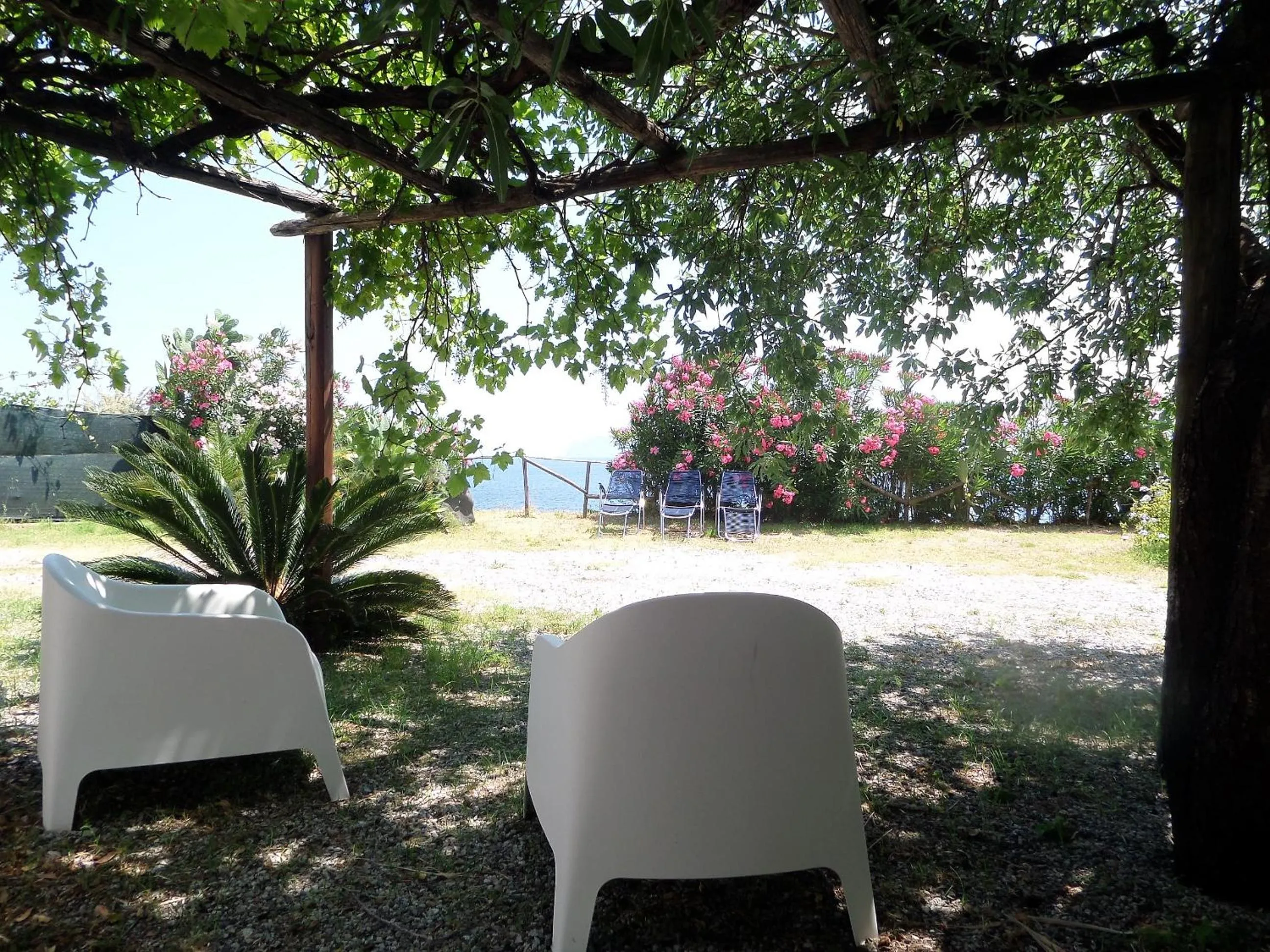 Case sulla spiaggia di Santa Marina Salina