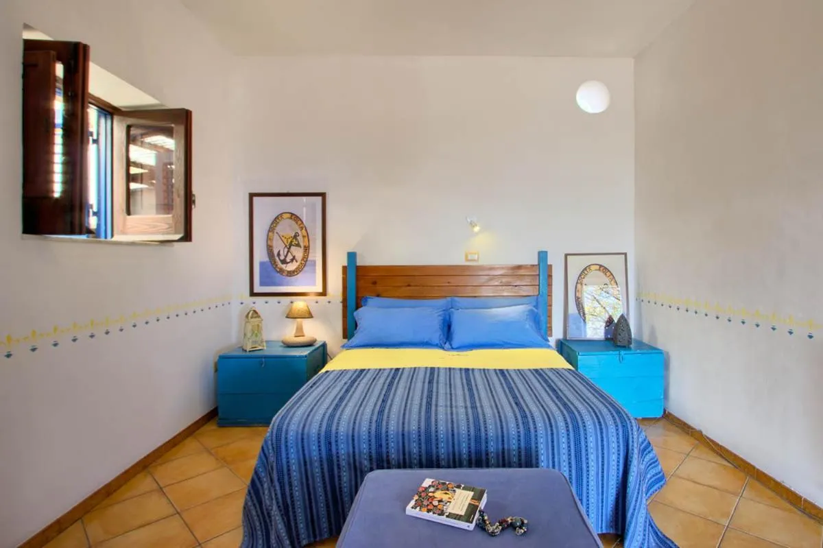 Bedroom, Bed in Case sulla spiaggia di Santa Marina Salina