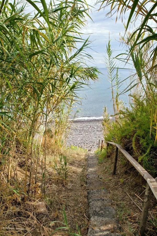 Case sulla spiaggia di Santa Marina Salina