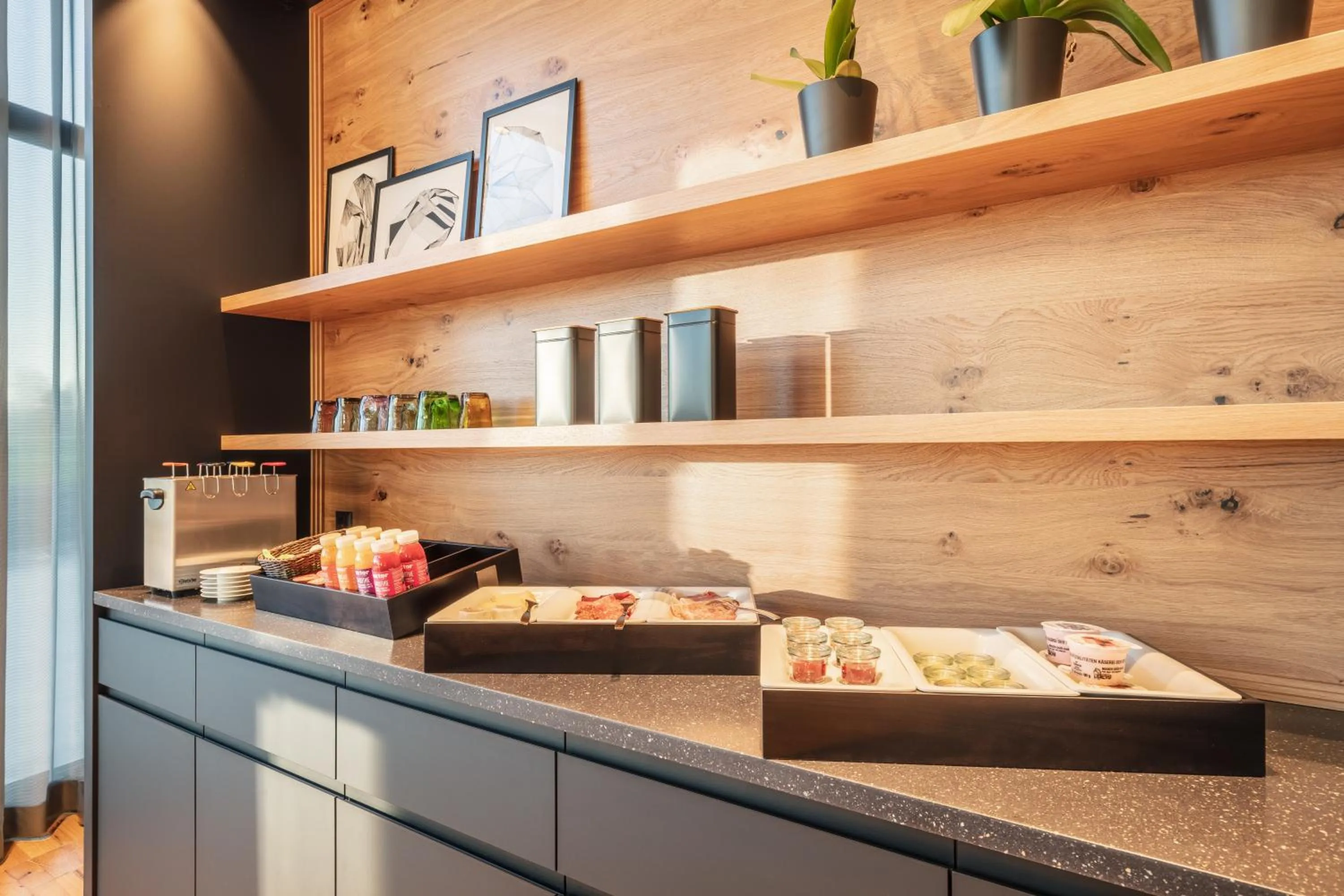 Breakfast in Macardo Premium B&B