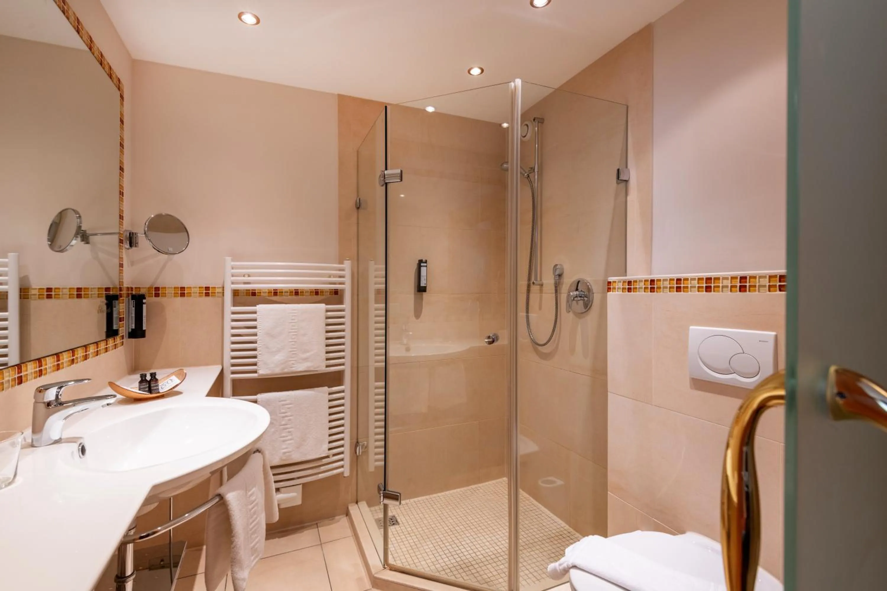 Bathroom in Hotel Elisabeth, 4 Sterne Superior