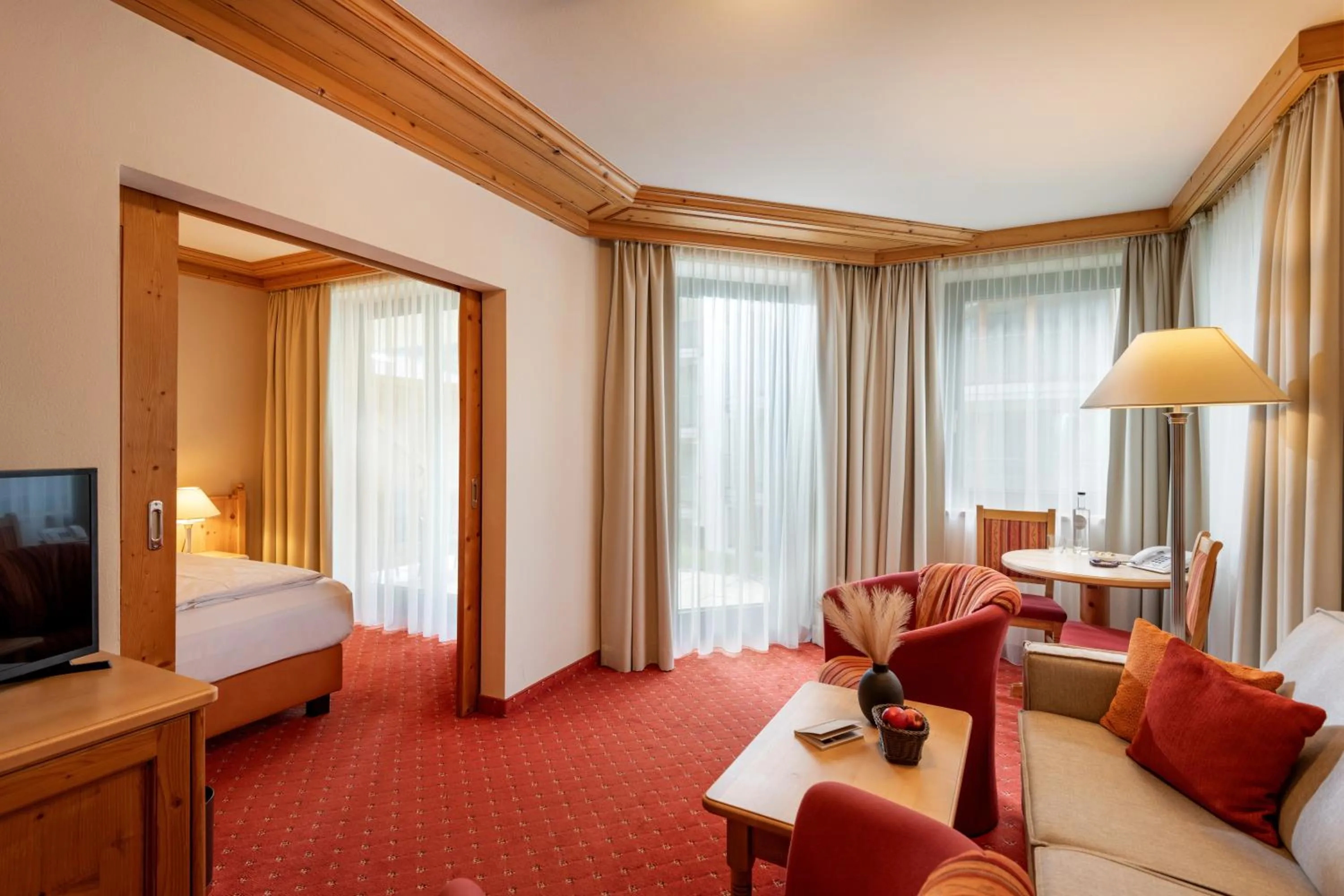 Living room, Bed in Hotel Elisabeth, 4 Sterne Superior