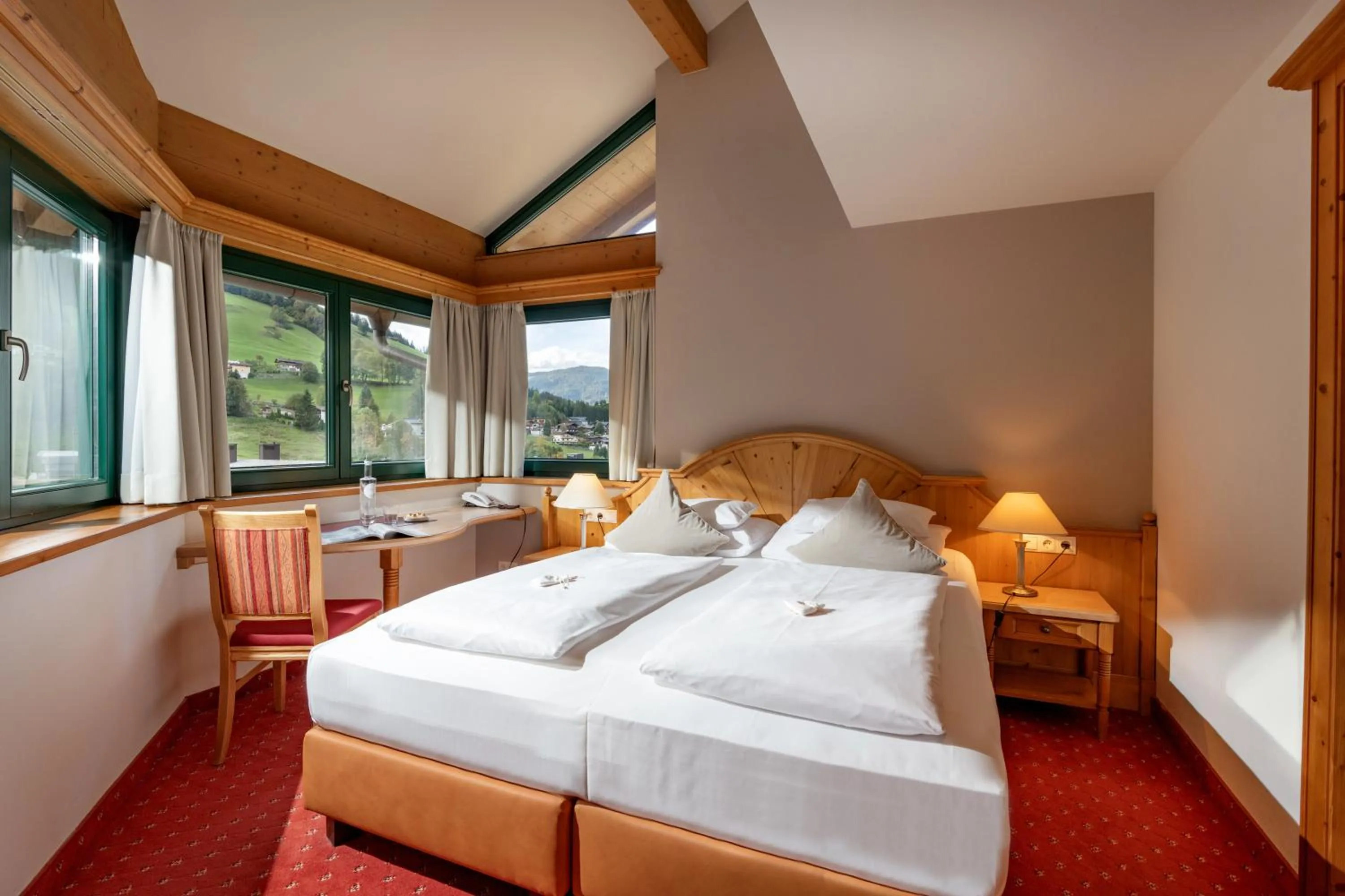 Bed in Hotel Elisabeth, 4 Sterne Superior