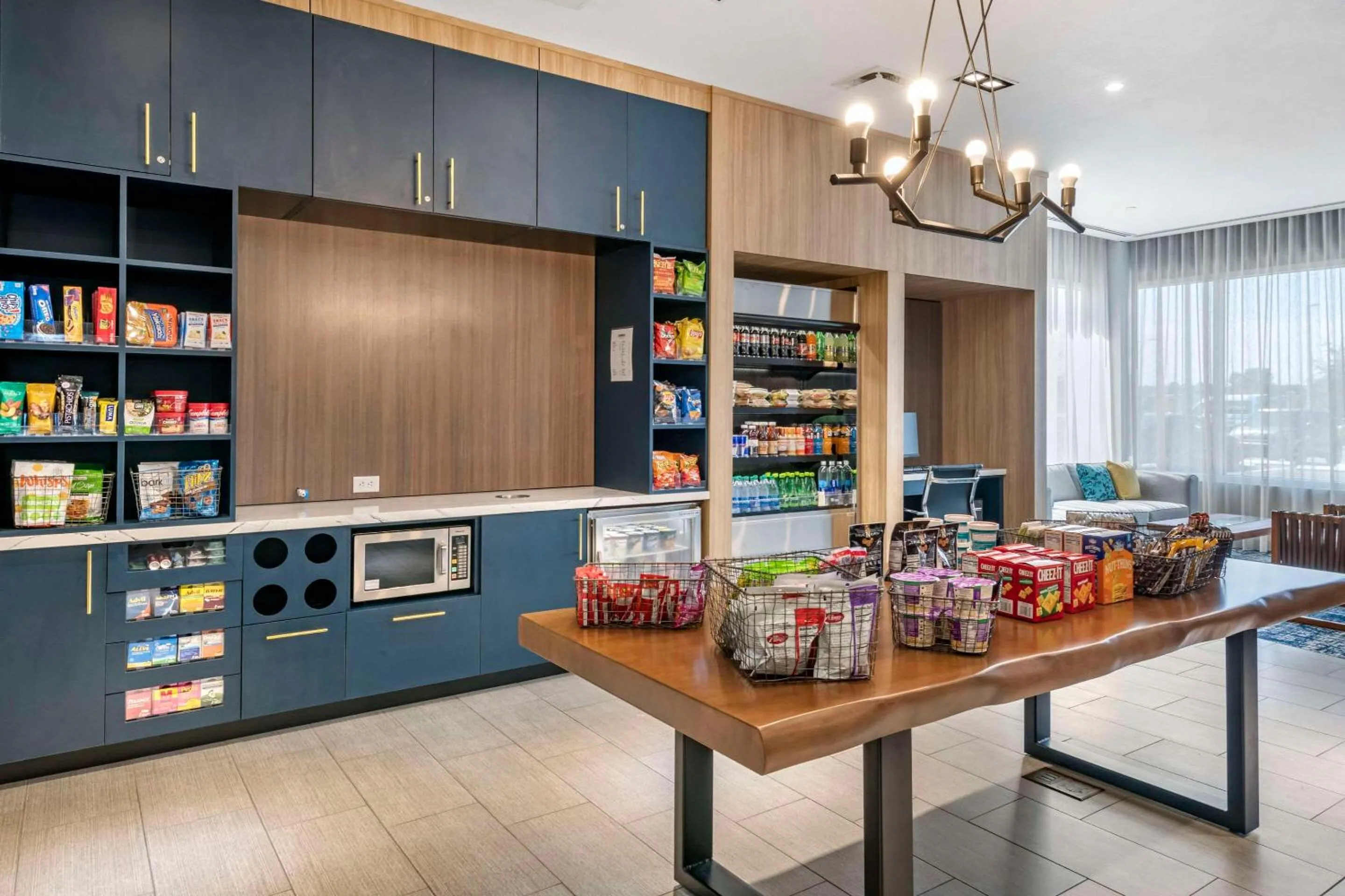 Food and drinks in Cambria Hotel Orlando Airport