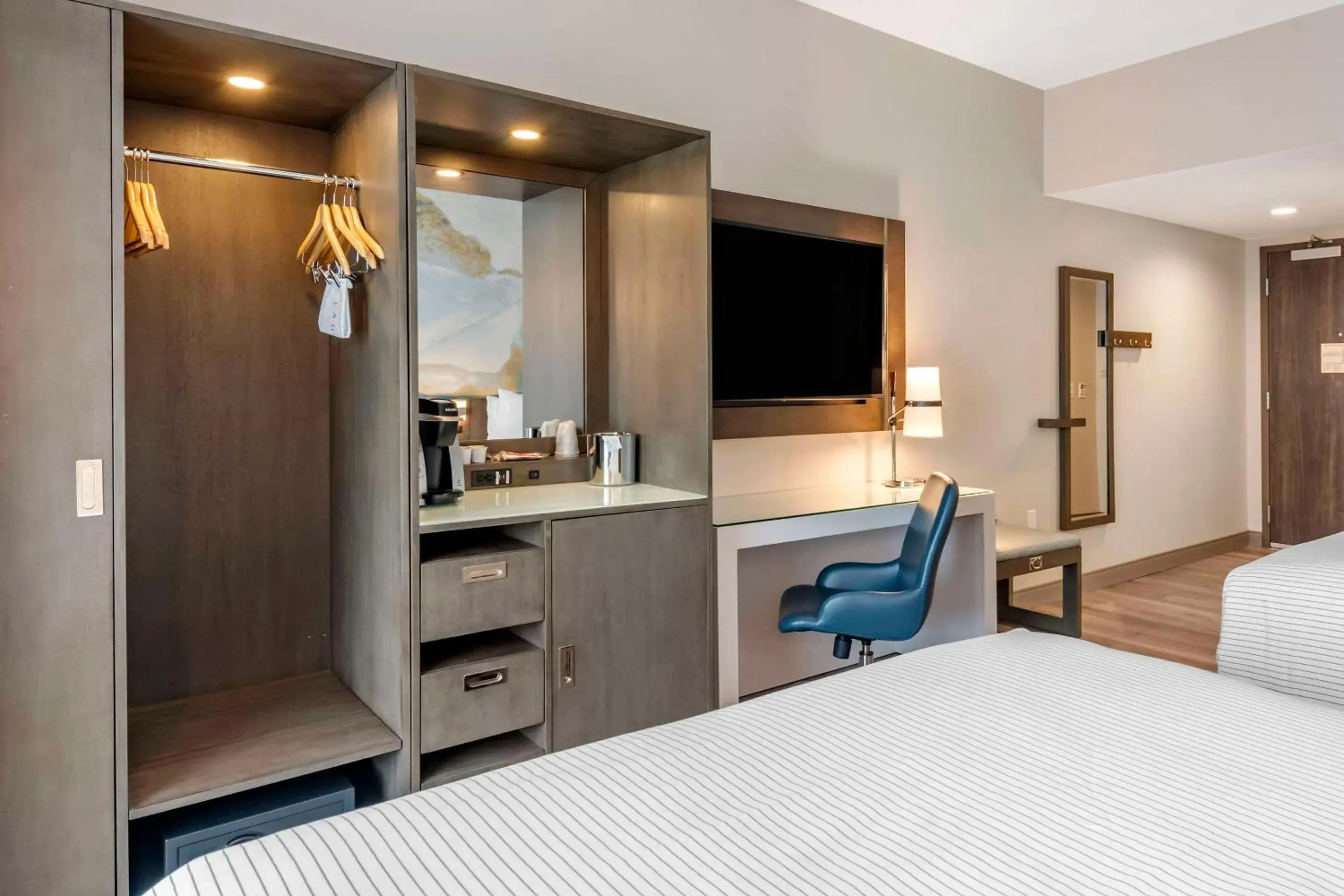 Bedroom, Bed in Cambria Hotel Orlando Airport Bedroom, Bed in Cambria Hotel Orlando Airport