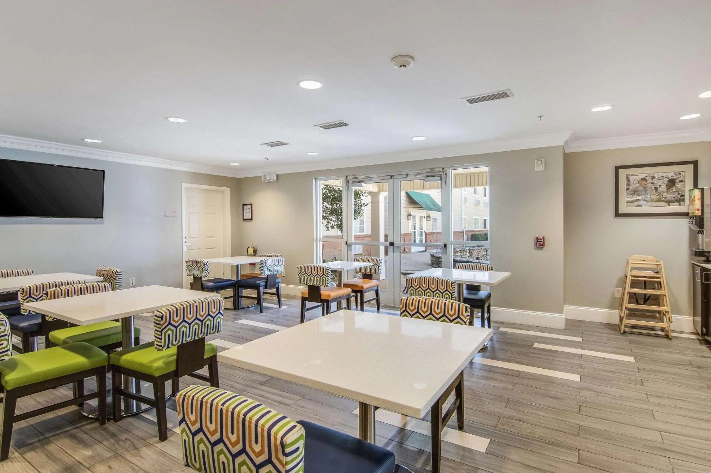 Restaurant/places to eat in MainStay Suites Columbus near Fort Benning