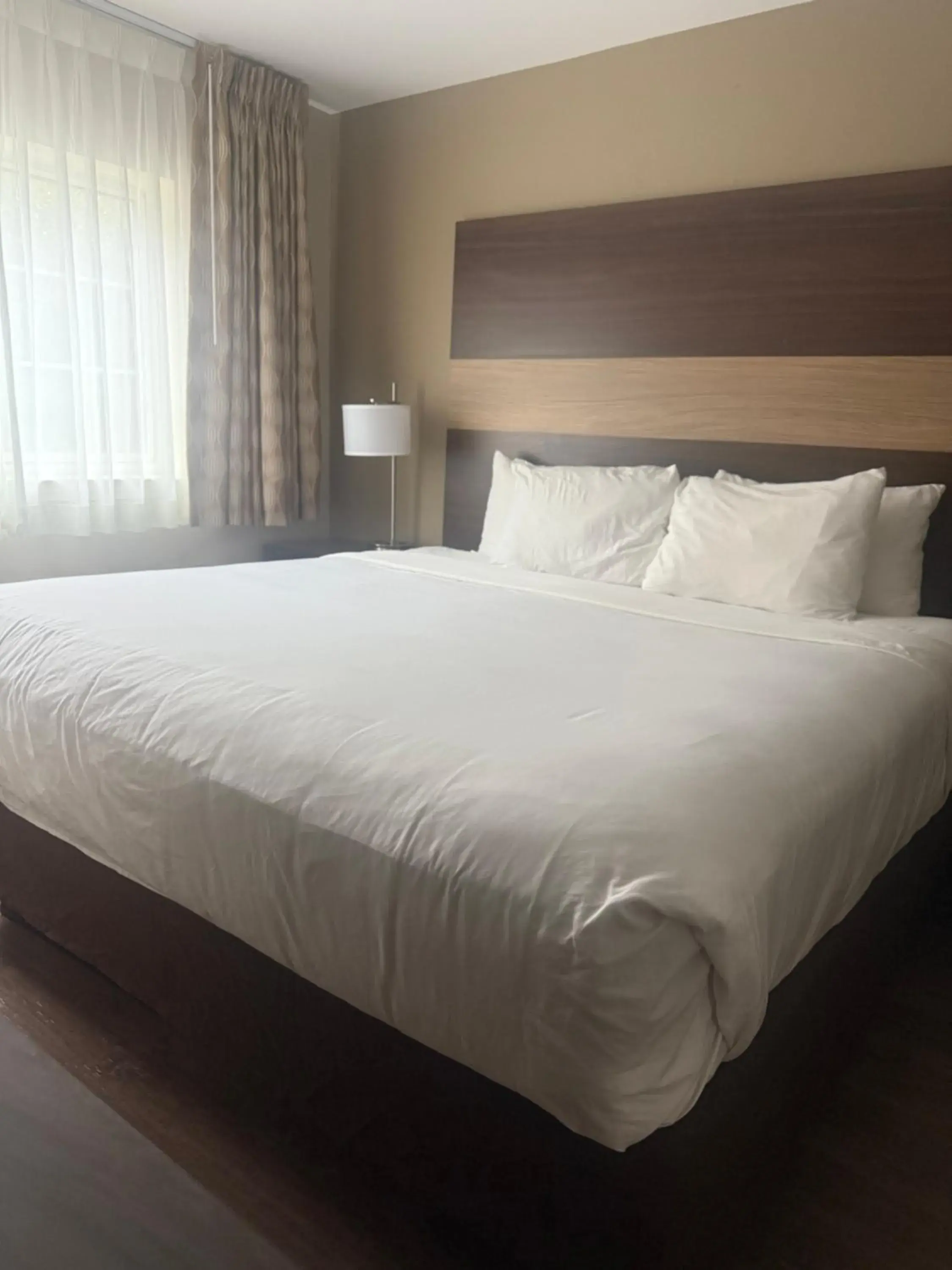 Bed in MainStay Suites Columbus near Fort Benning Bed in MainStay Suites Columbus near Fort Benning