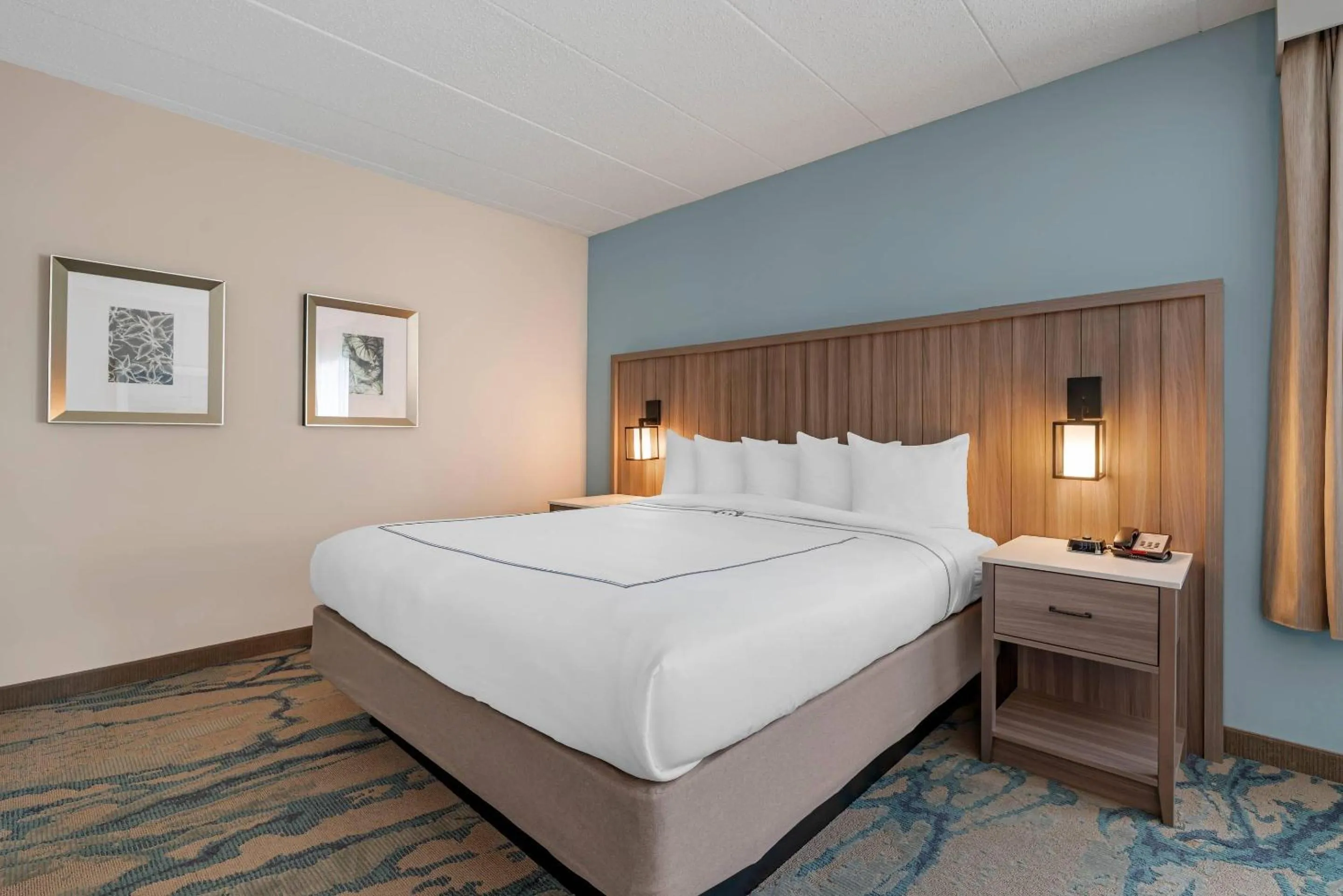 Bedroom, Bed in Heidel House Hotel and Conference Center, an Ascend Collection Hotel