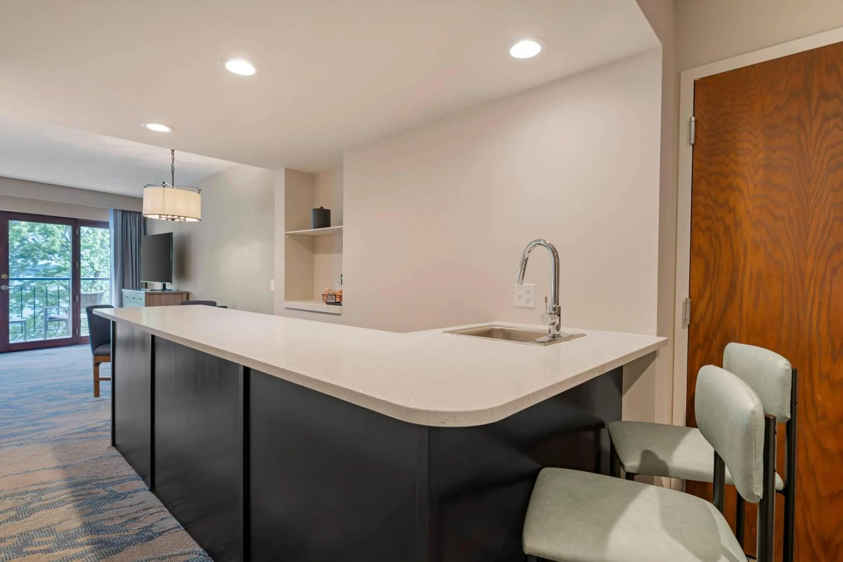 Bedroom in Heidel House Hotel and Conference Center, an Ascend Collection Hotel