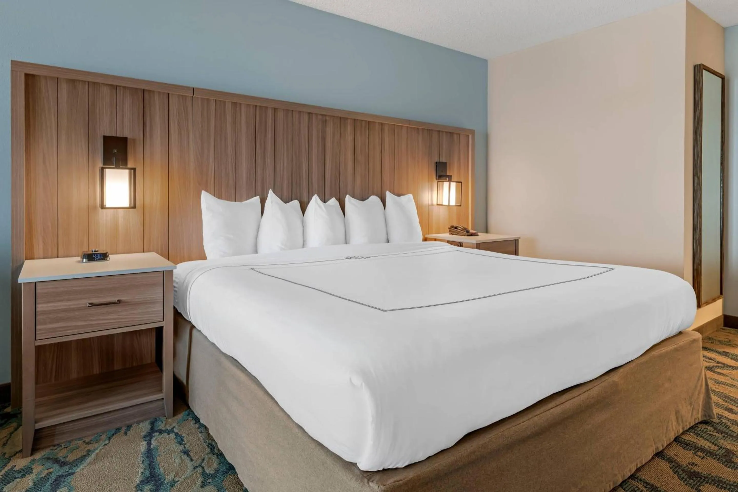 Bedroom, Bed in Heidel House Hotel and Conference Center, an Ascend Collection Hotel
