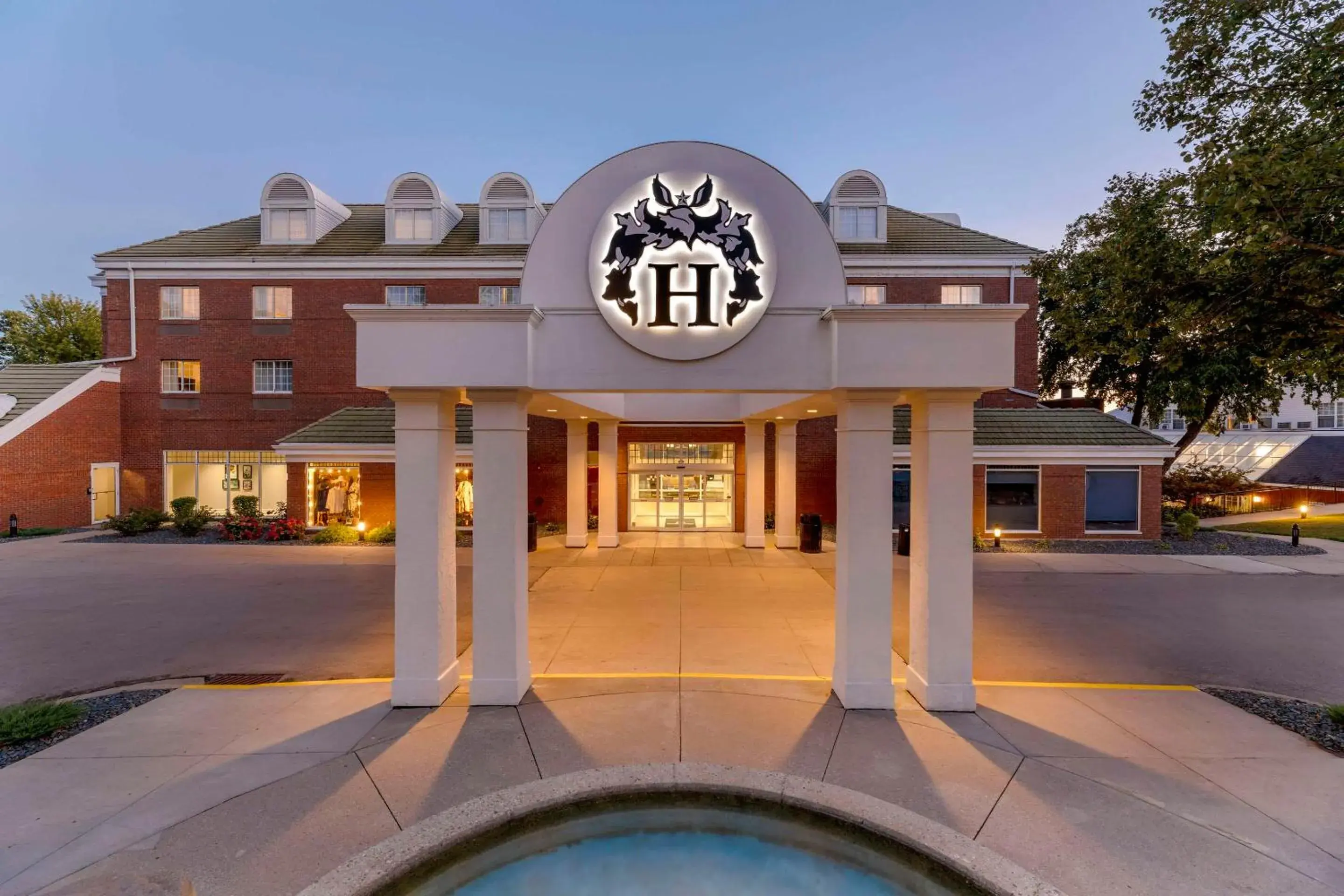 Property building in Heidel House Hotel and Conference Center, an Ascend Collection Hotel Property building in Heidel House Hotel and Conference Center, an Ascend Collection Hotel