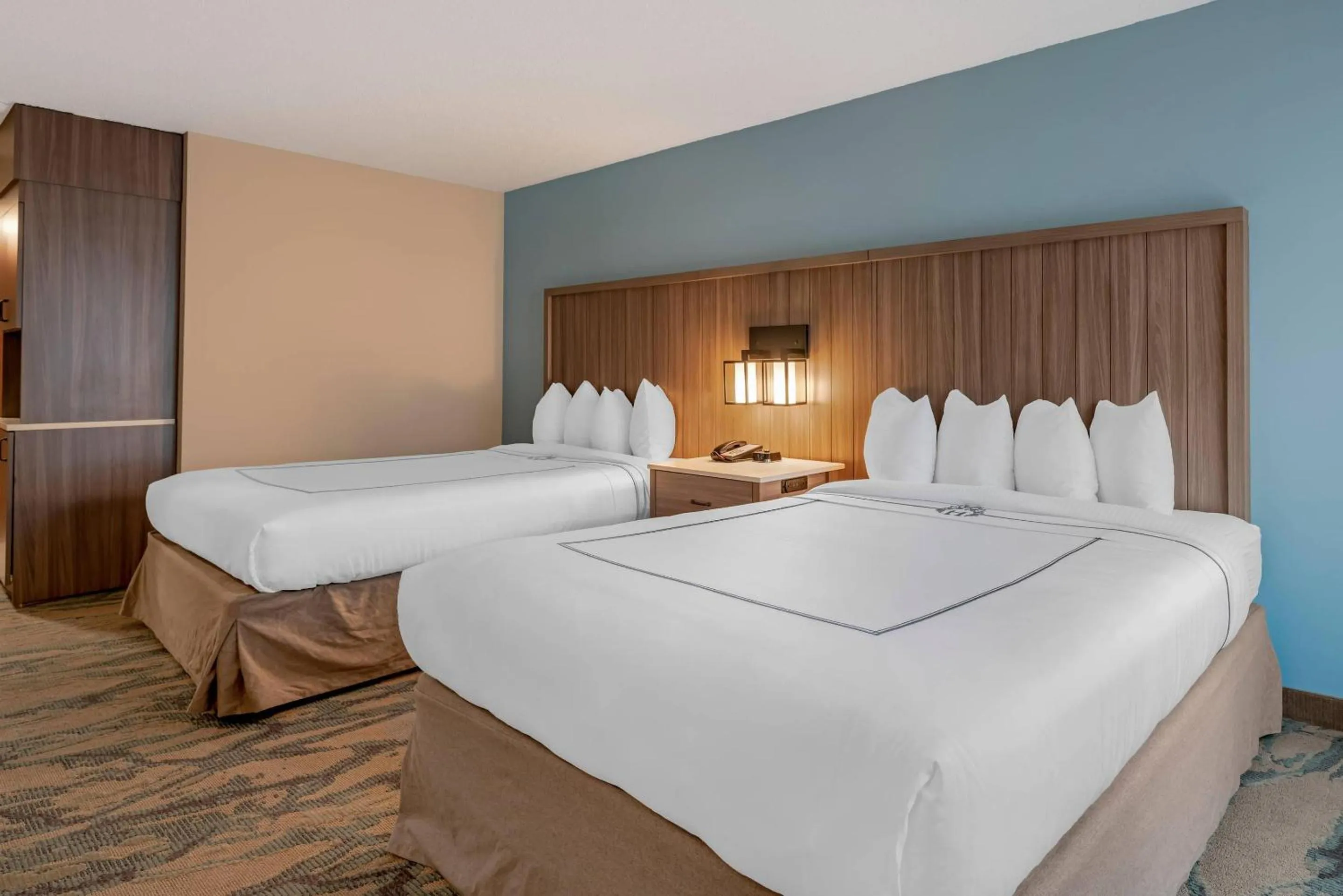 Bedroom, Bed in Heidel House Hotel and Conference Center, an Ascend Collection Hotel