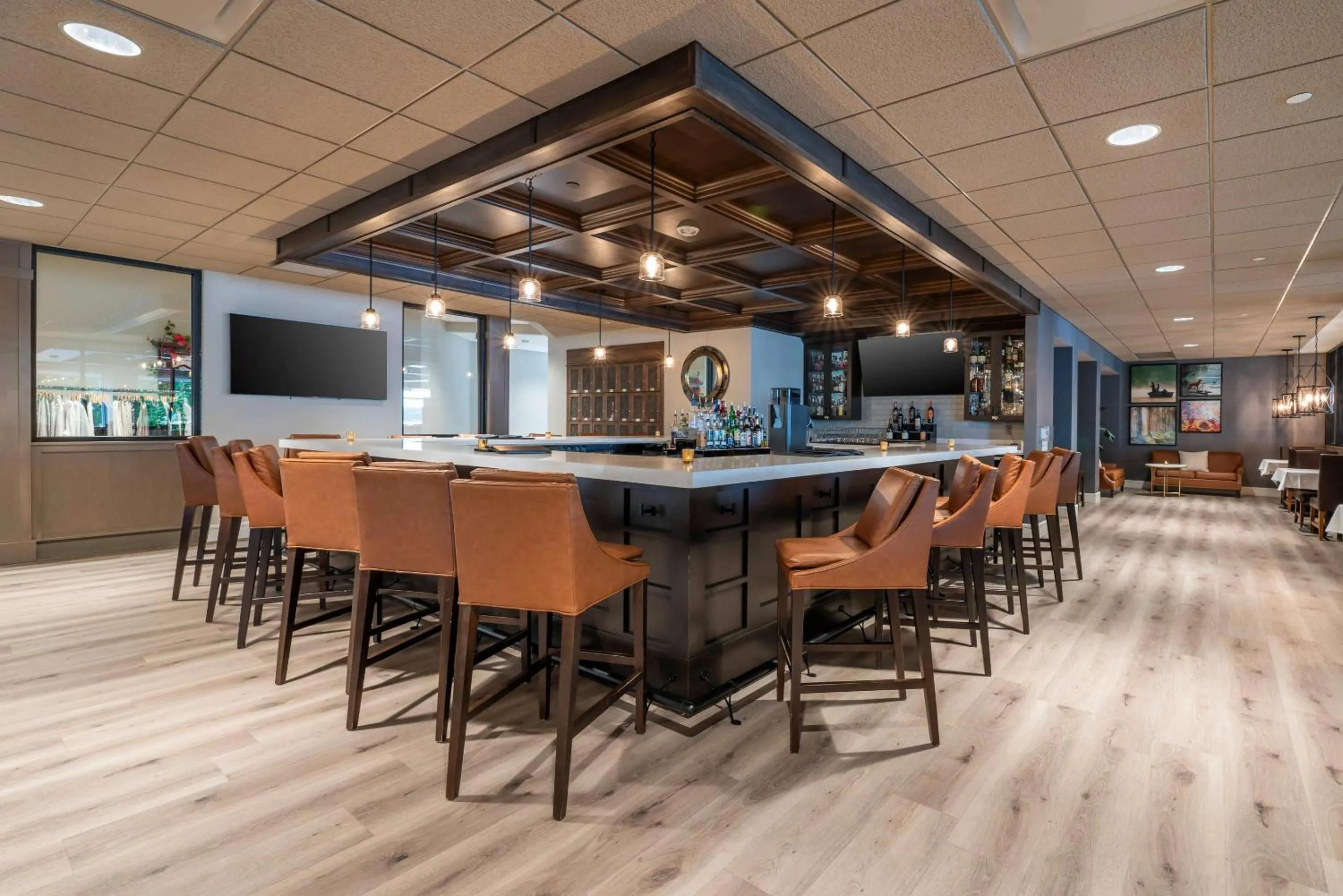 Lounge or bar in Heidel House Hotel and Conference Center, an Ascend Collection Hotel