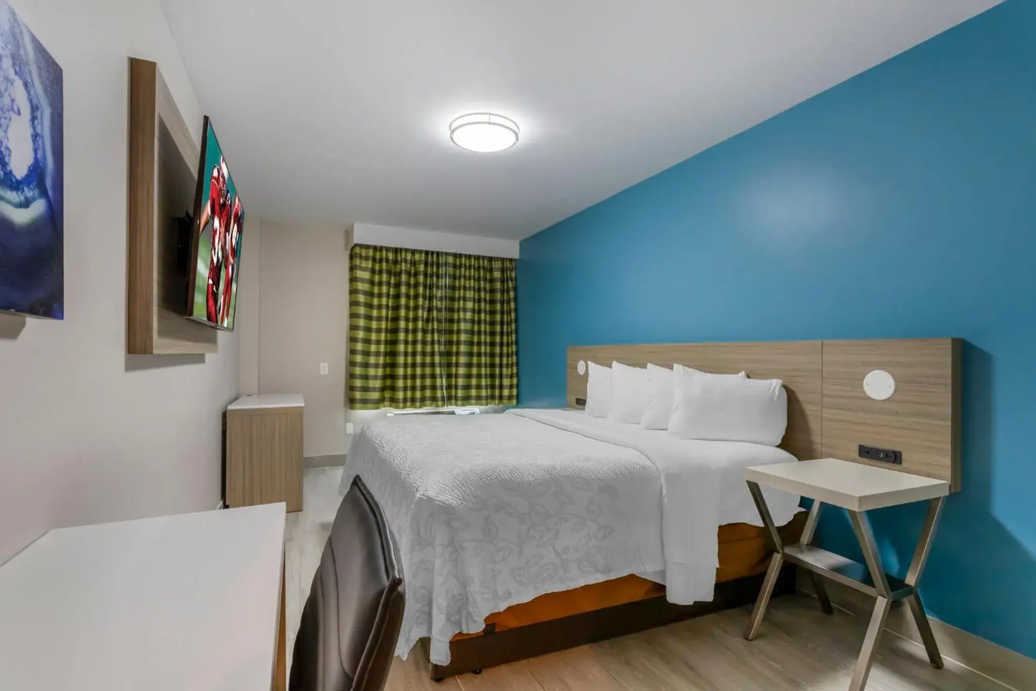 Standard King Room Smoke Free in Red Roof PLUS Brooklyn - Flatbush Ave Standard King Room Smoke Free in Red Roof PLUS Brooklyn - Flatbush Ave